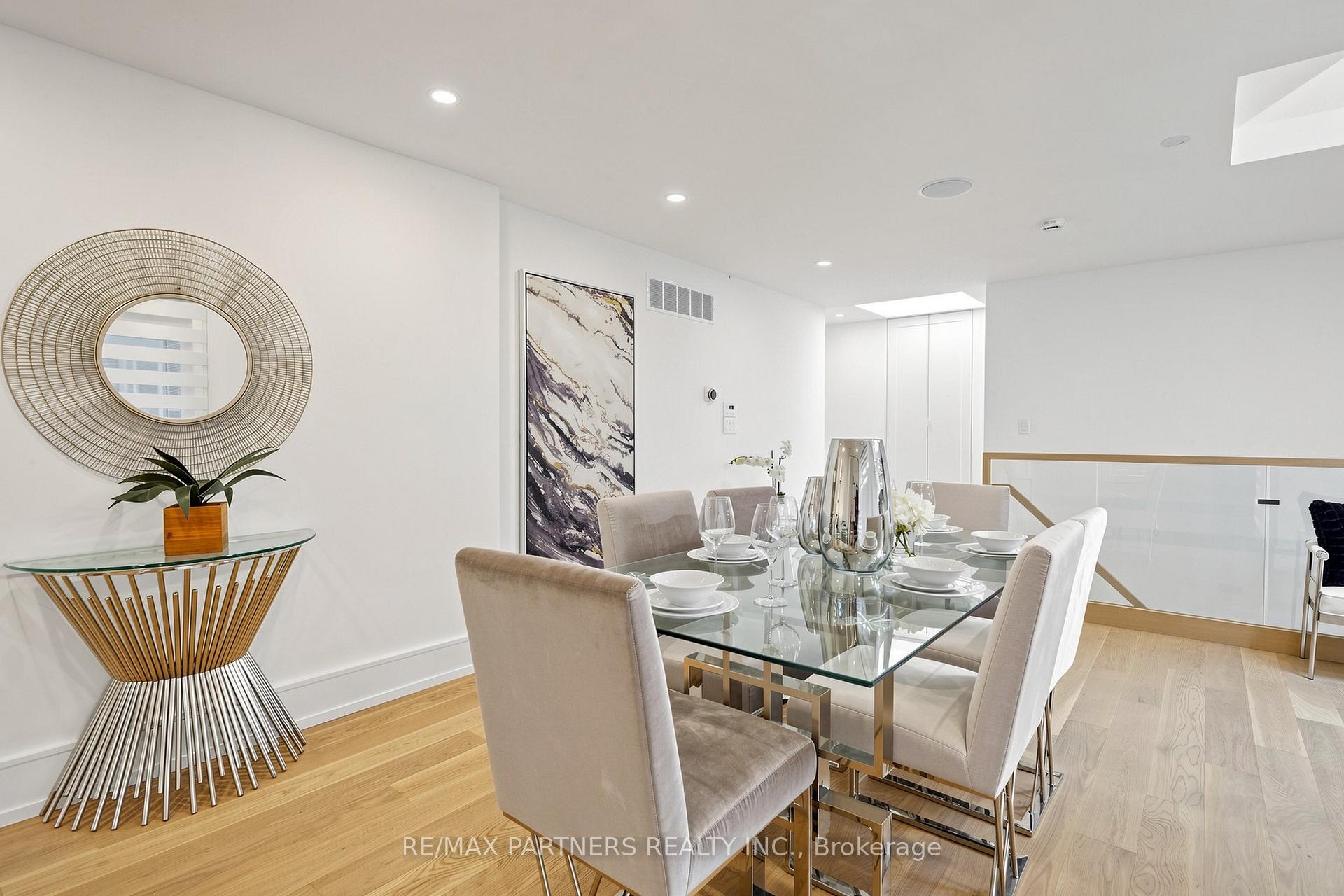Photo 14 of 52 Berkeley Court, Markham, Unionville — HOMEH