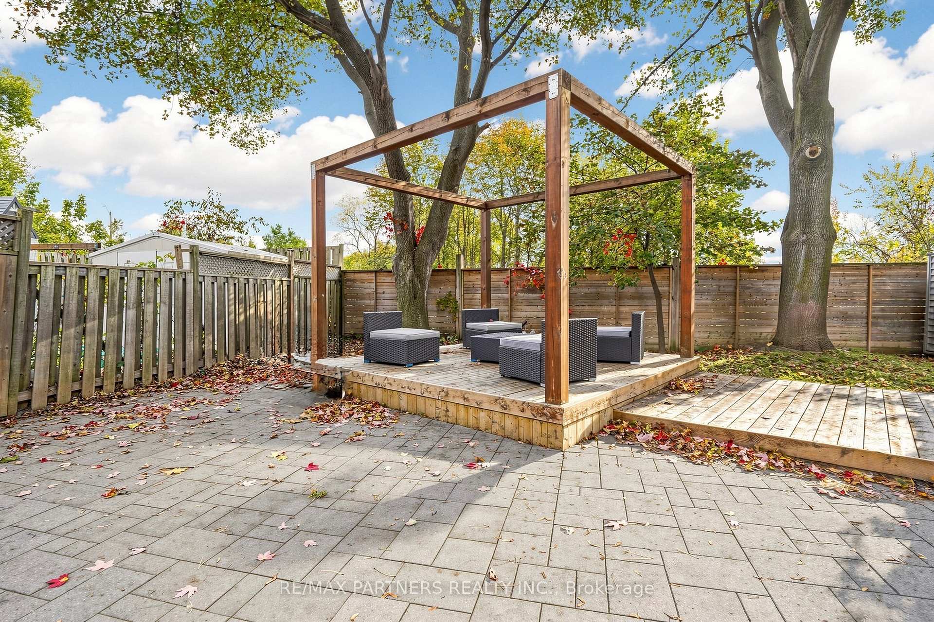 Photo 36 of 52 Berkeley Court, Markham, Unionville — HOMEH