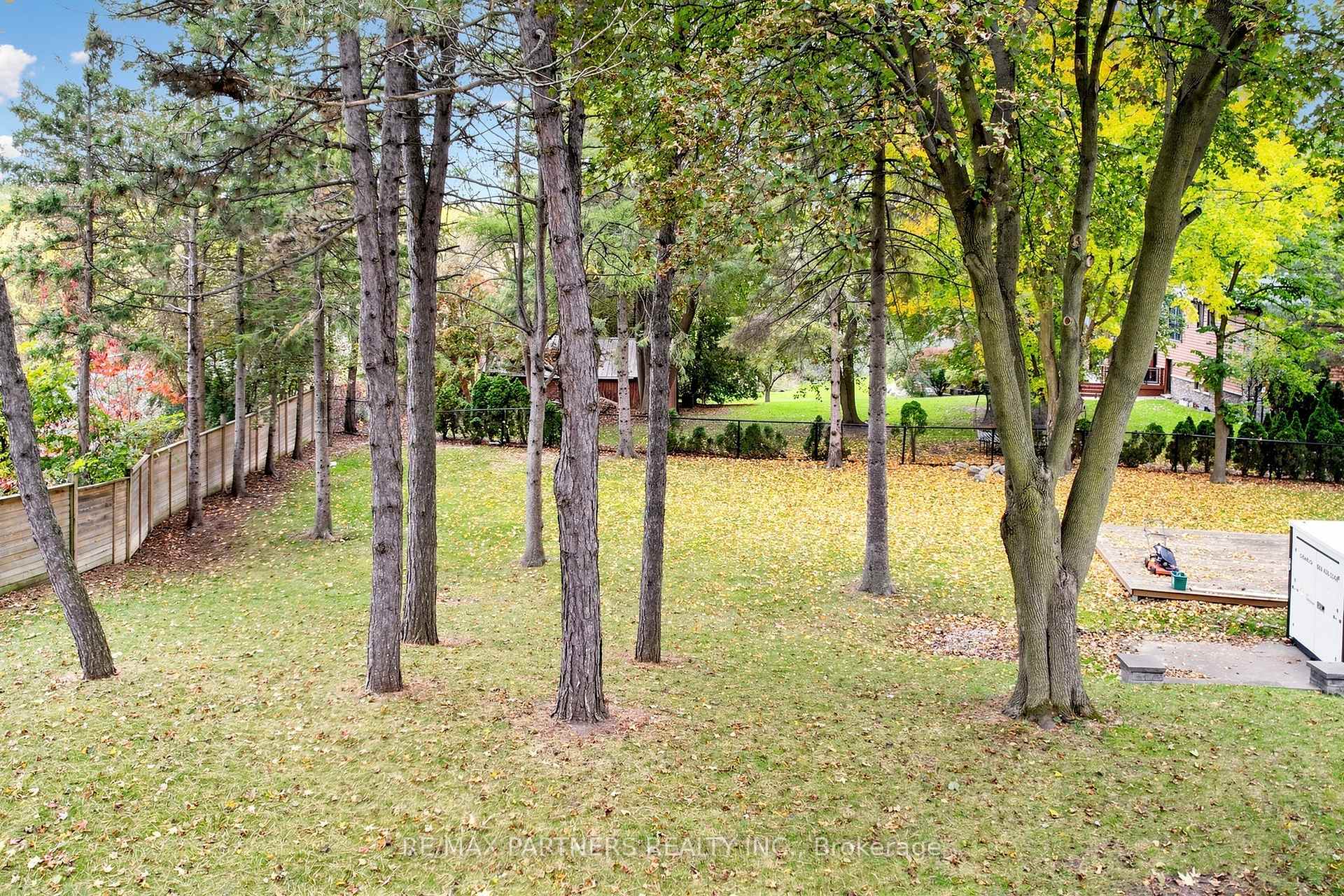 Photo 40 of 52 Berkeley Court, Markham, Unionville — HOMEH