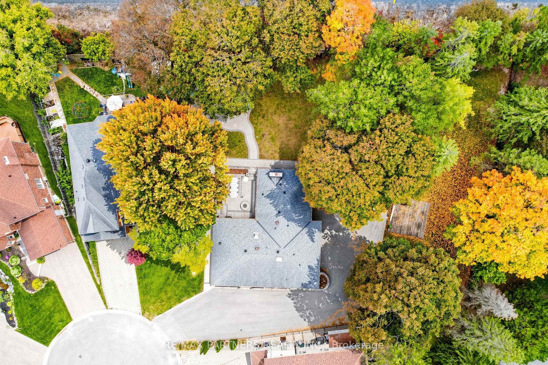 Photo 42 of 52 Berkeley Court, Markham, Unionville — HOMEH