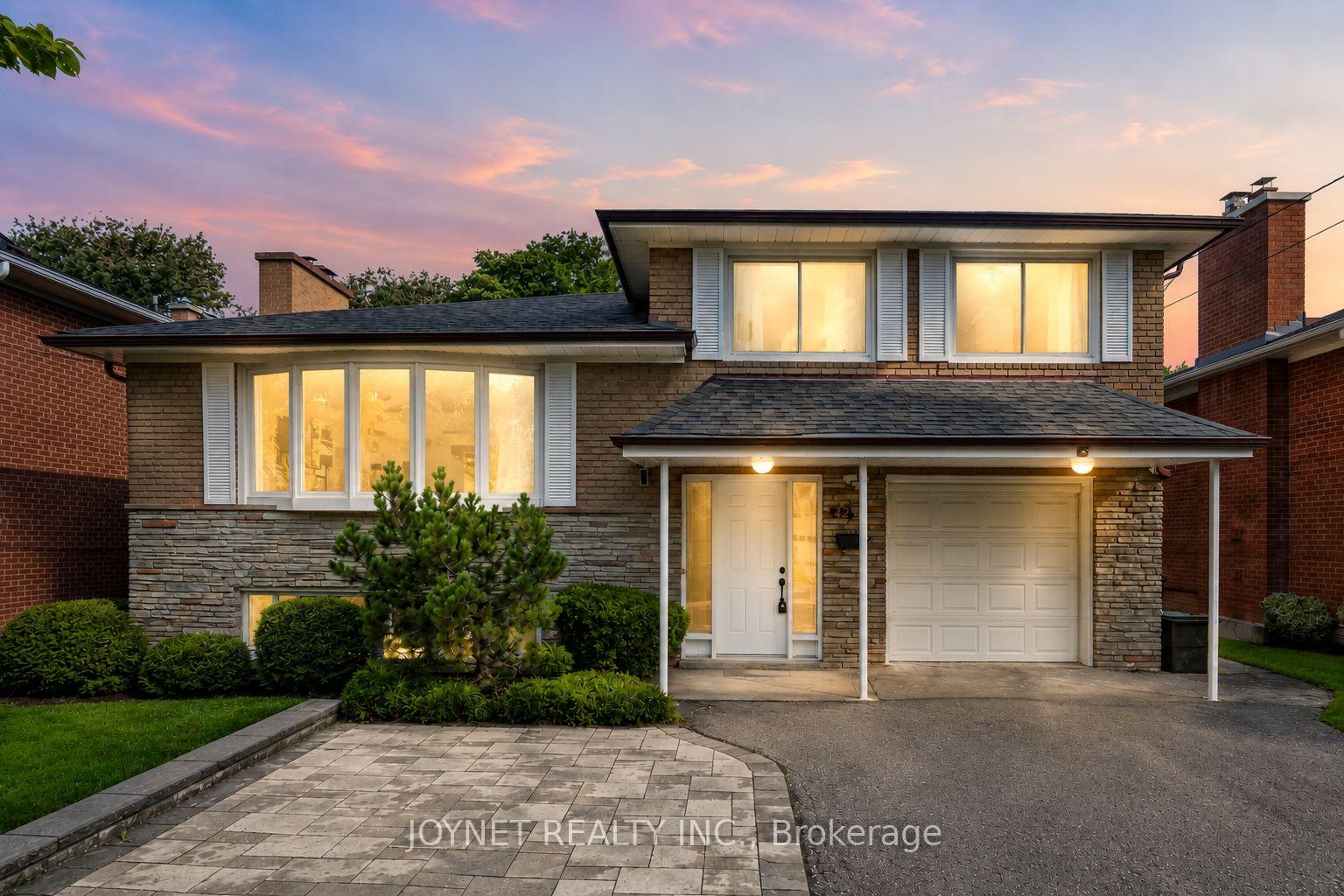 Photo 2 of 42 Brucedale Crescent, North York, Bayview Village — HOMEH