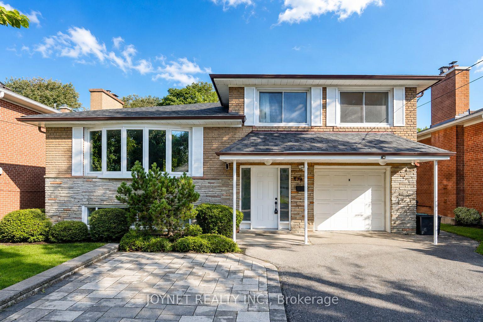 Photo 3 of 42 Brucedale Crescent, North York, Bayview Village — HOMEH