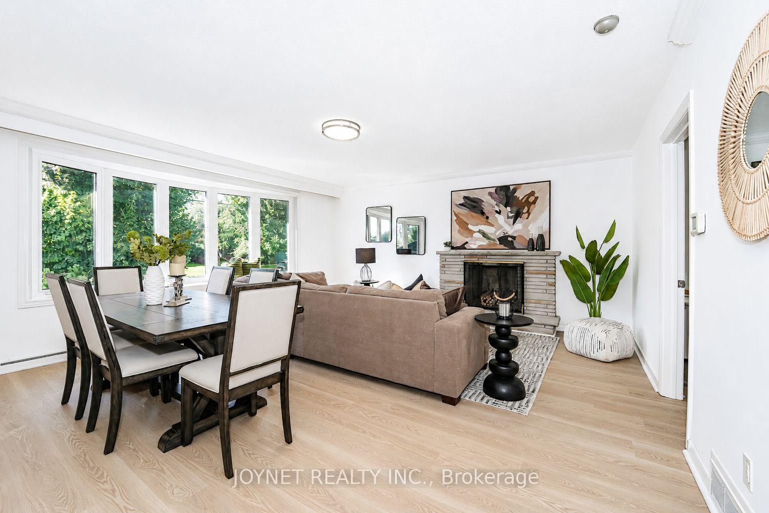 Photo 13 of 42 Brucedale Crescent, North York, Bayview Village — HOMEH