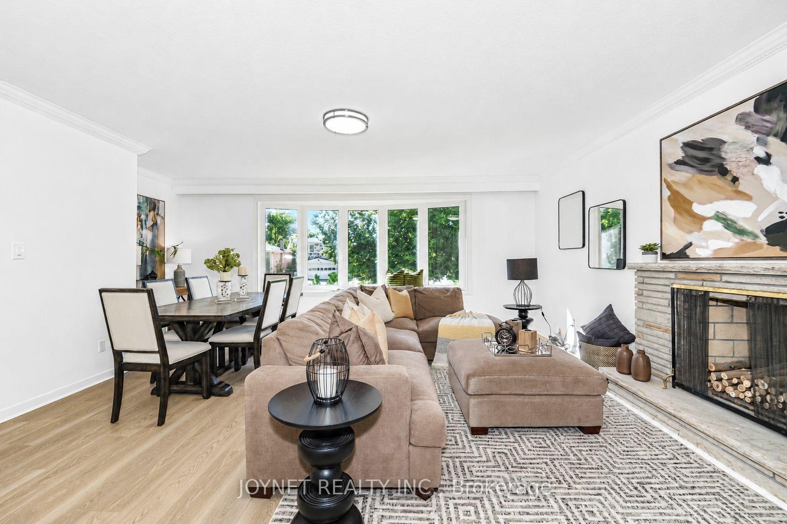Photo 14 of 42 Brucedale Crescent, North York, Bayview Village — HOMEH