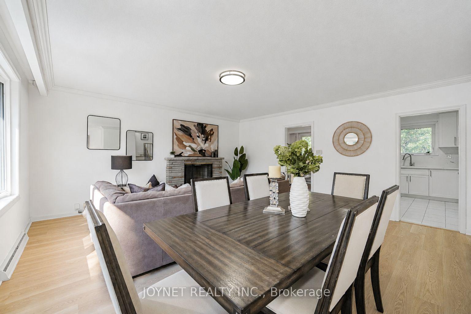 Photo 16 of 42 Brucedale Crescent, North York, Bayview Village — HOMEH