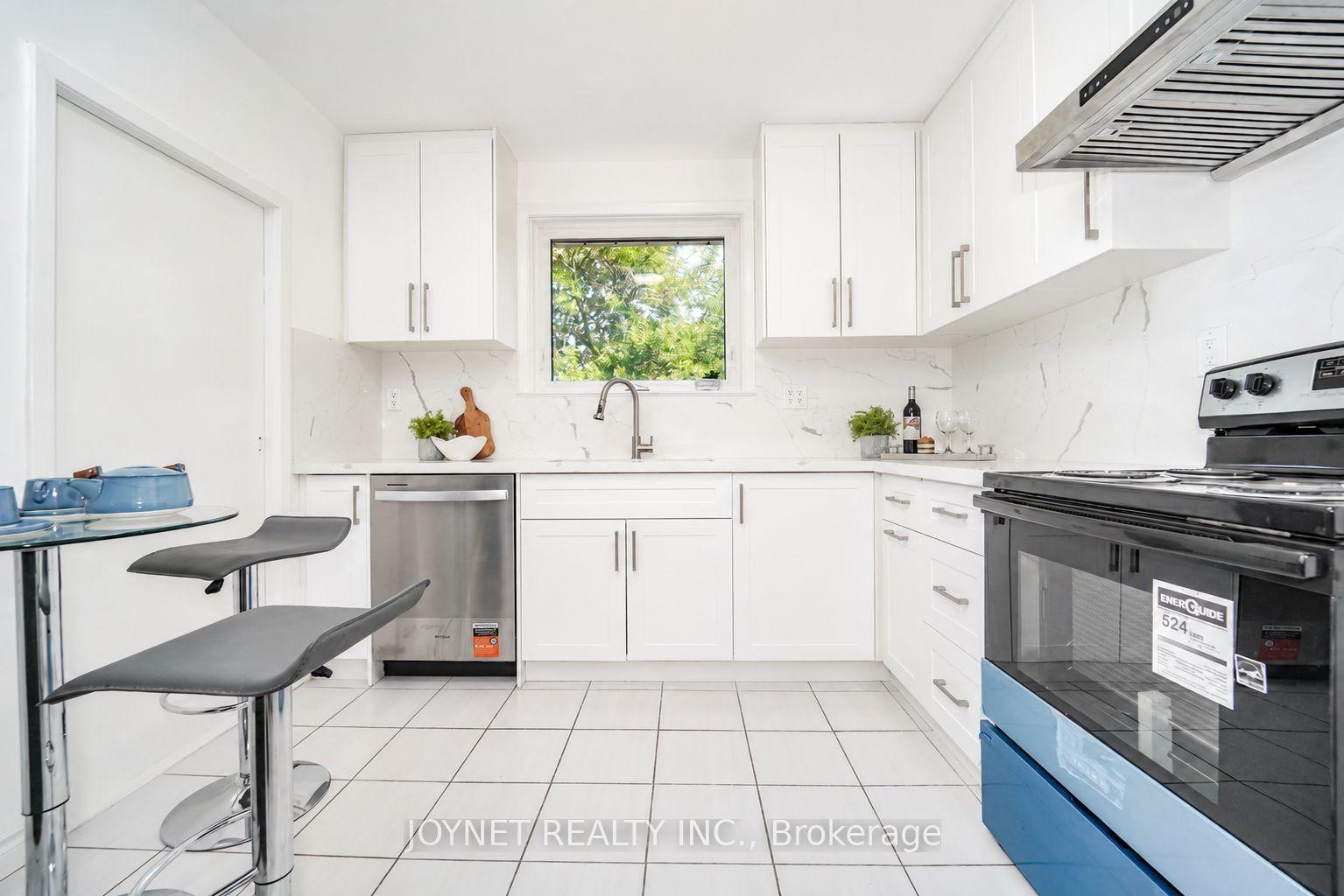 Photo 20 of 42 Brucedale Crescent, North York, Bayview Village — HOMEH