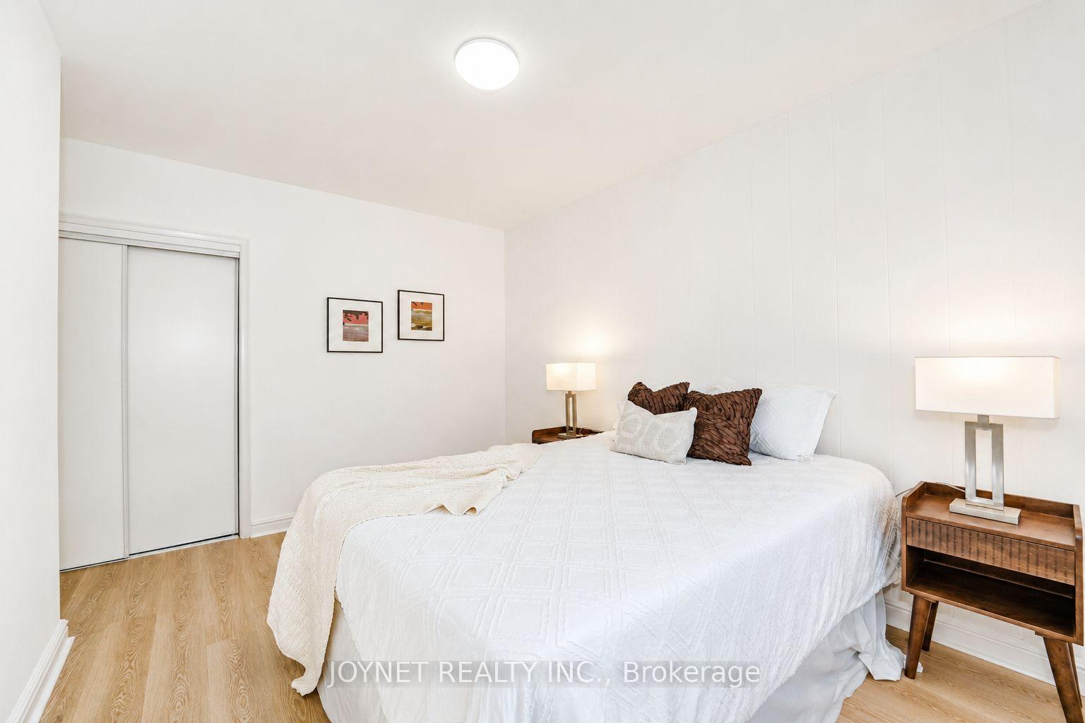 Photo 25 of 42 Brucedale Crescent, North York, Bayview Village — HOMEH