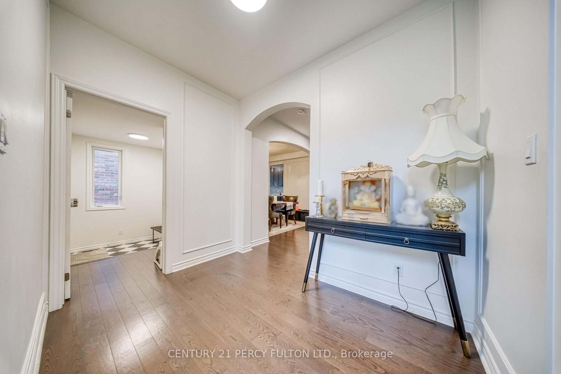Photo 5 of 937 Greenhill Avenue, Oshawa, Taunton — HOMEH