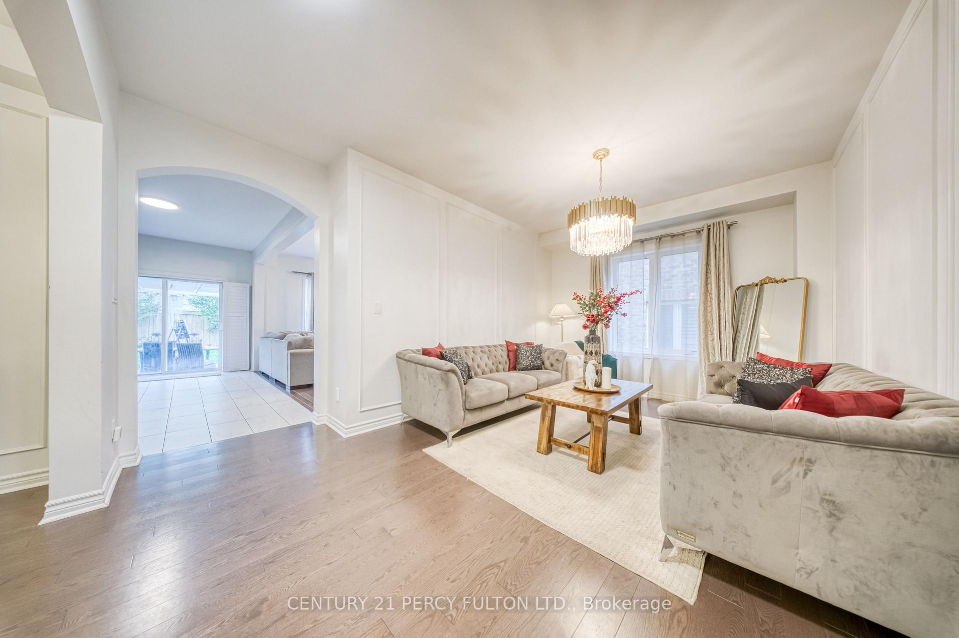 Photo 8 of 937 Greenhill Avenue, Oshawa, Taunton — HOMEH