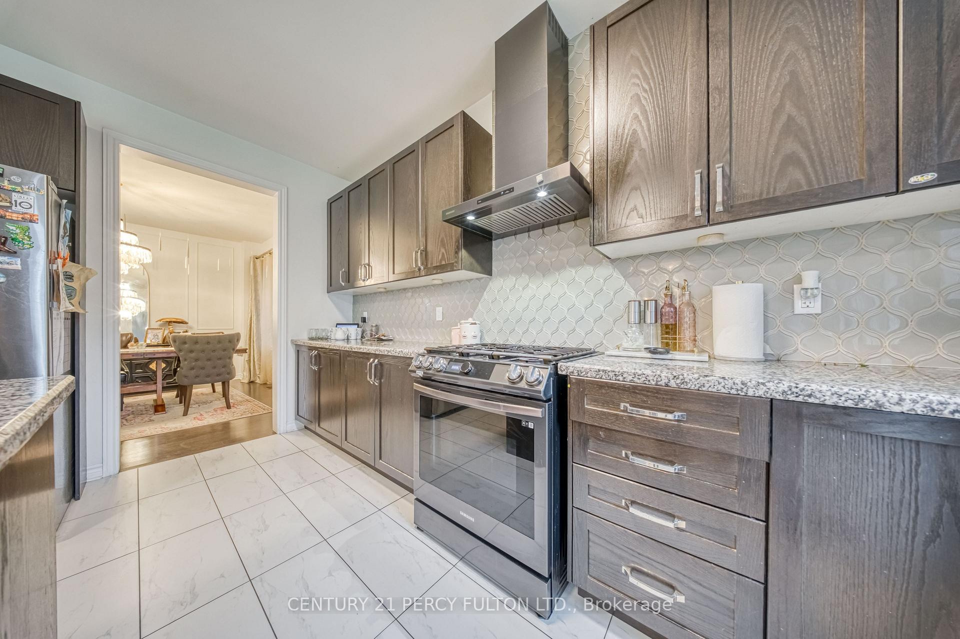 Photo 19 of 937 Greenhill Avenue, Oshawa, Taunton — HOMEH