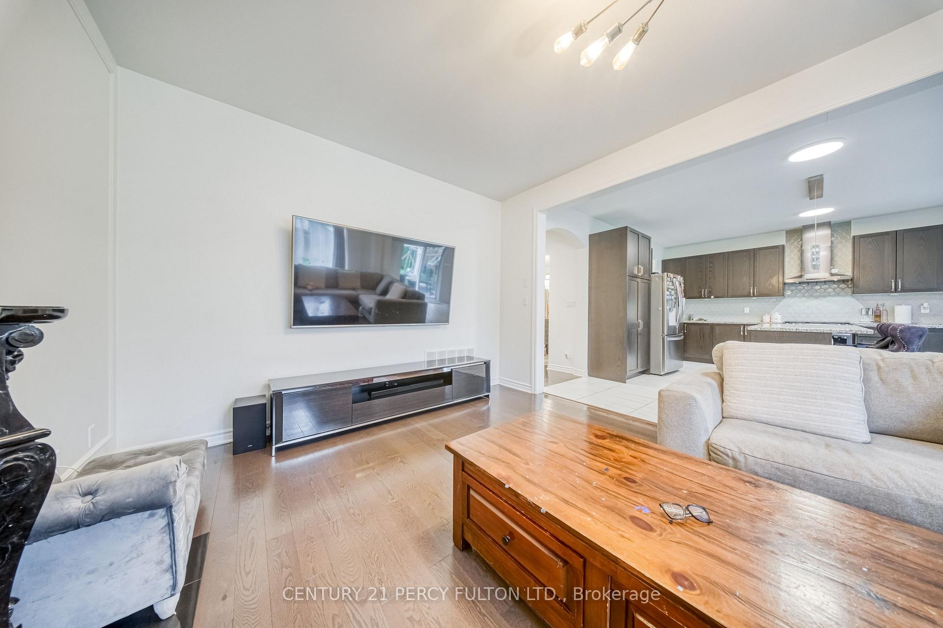Photo 24 of 937 Greenhill Avenue, Oshawa, Taunton — HOMEH