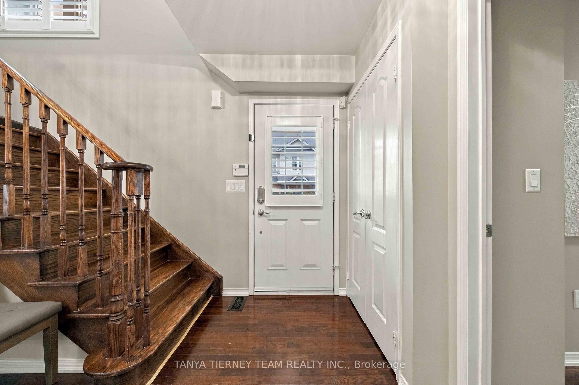 Photo 5 of 2 Delight Way, Whitby, Brooklin — HOMEH