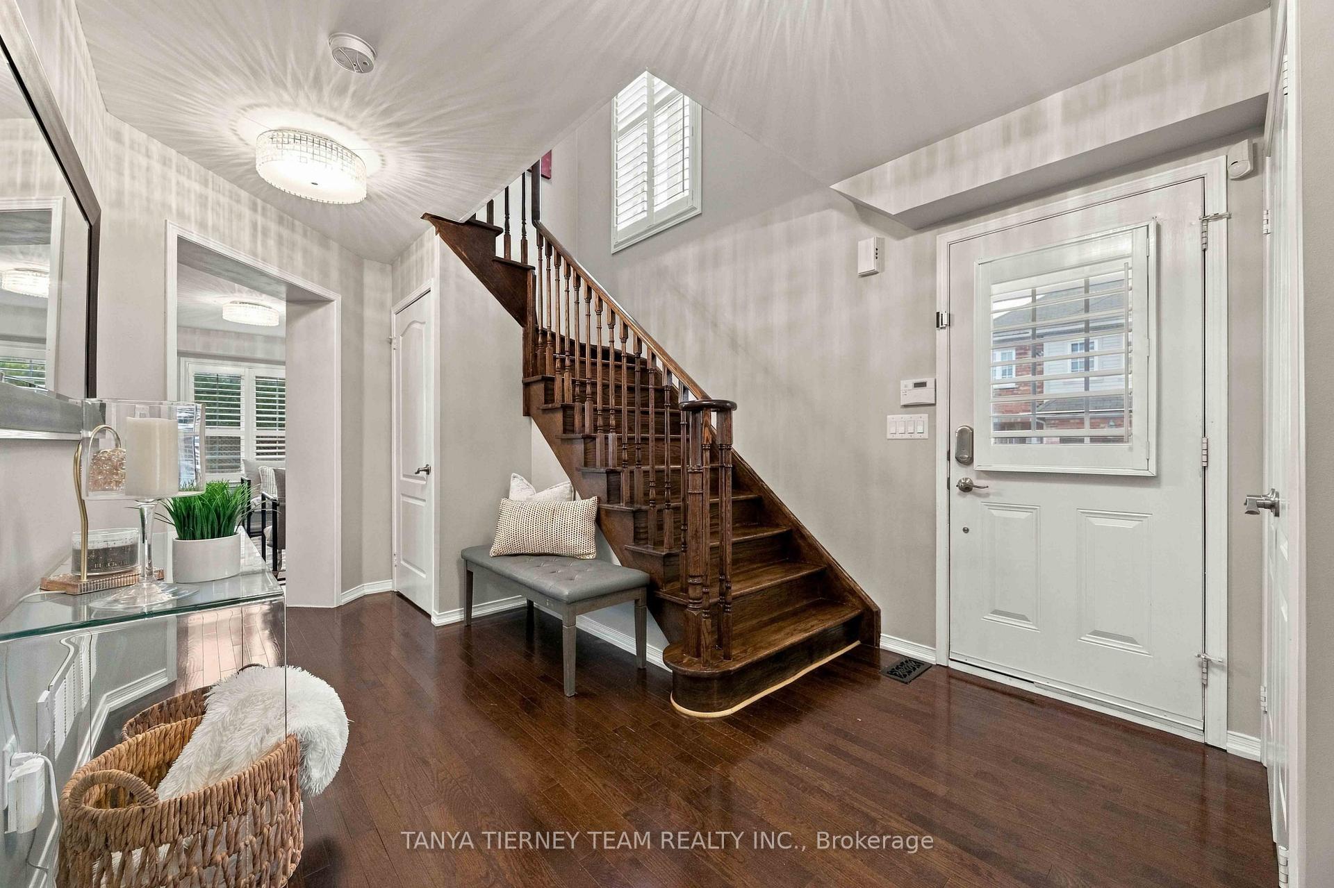 Photo 6 of 2 Delight Way, Whitby, Brooklin — HOMEH