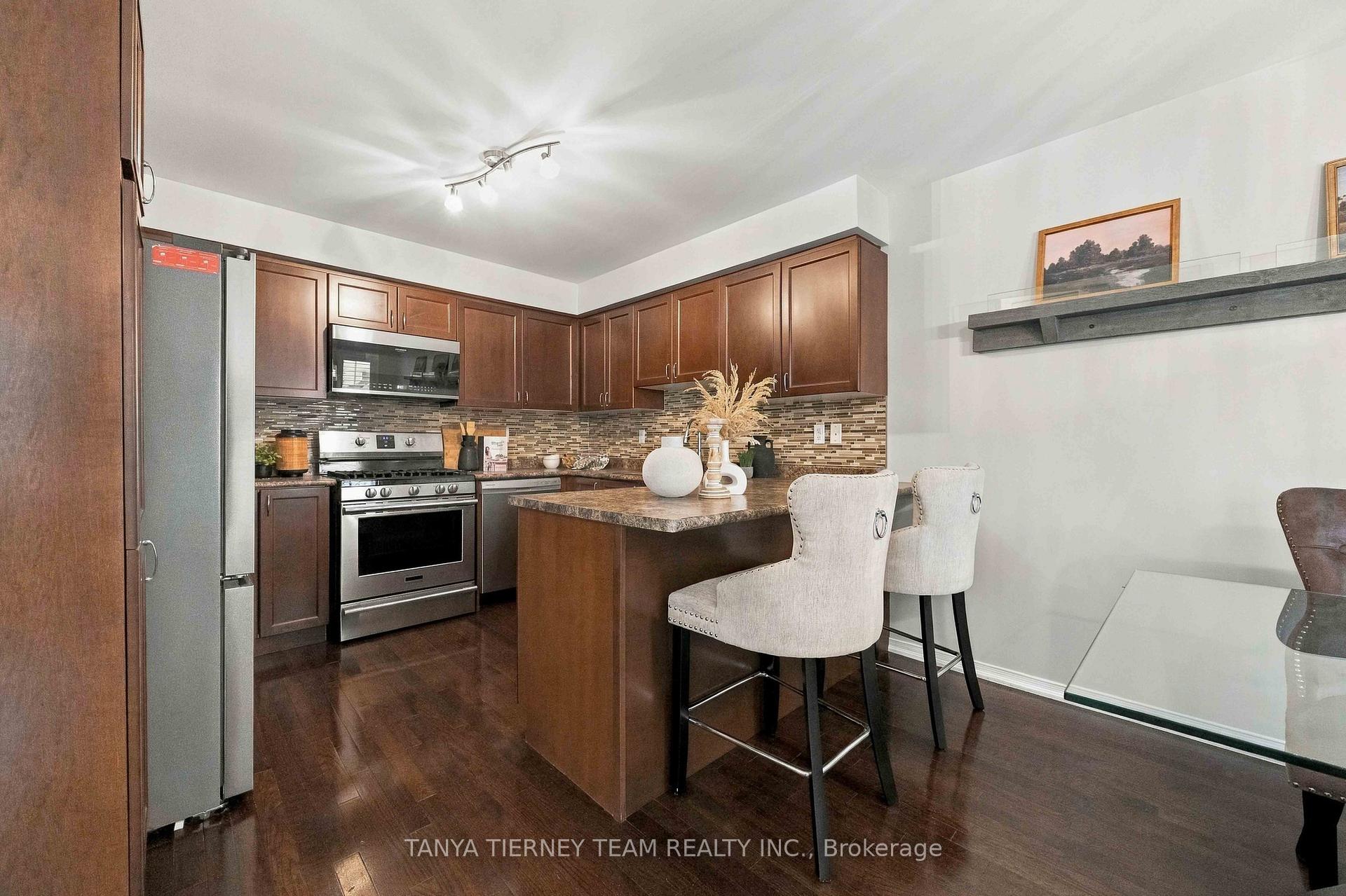 Photo 18 of 2 Delight Way, Whitby, Brooklin — HOMEH