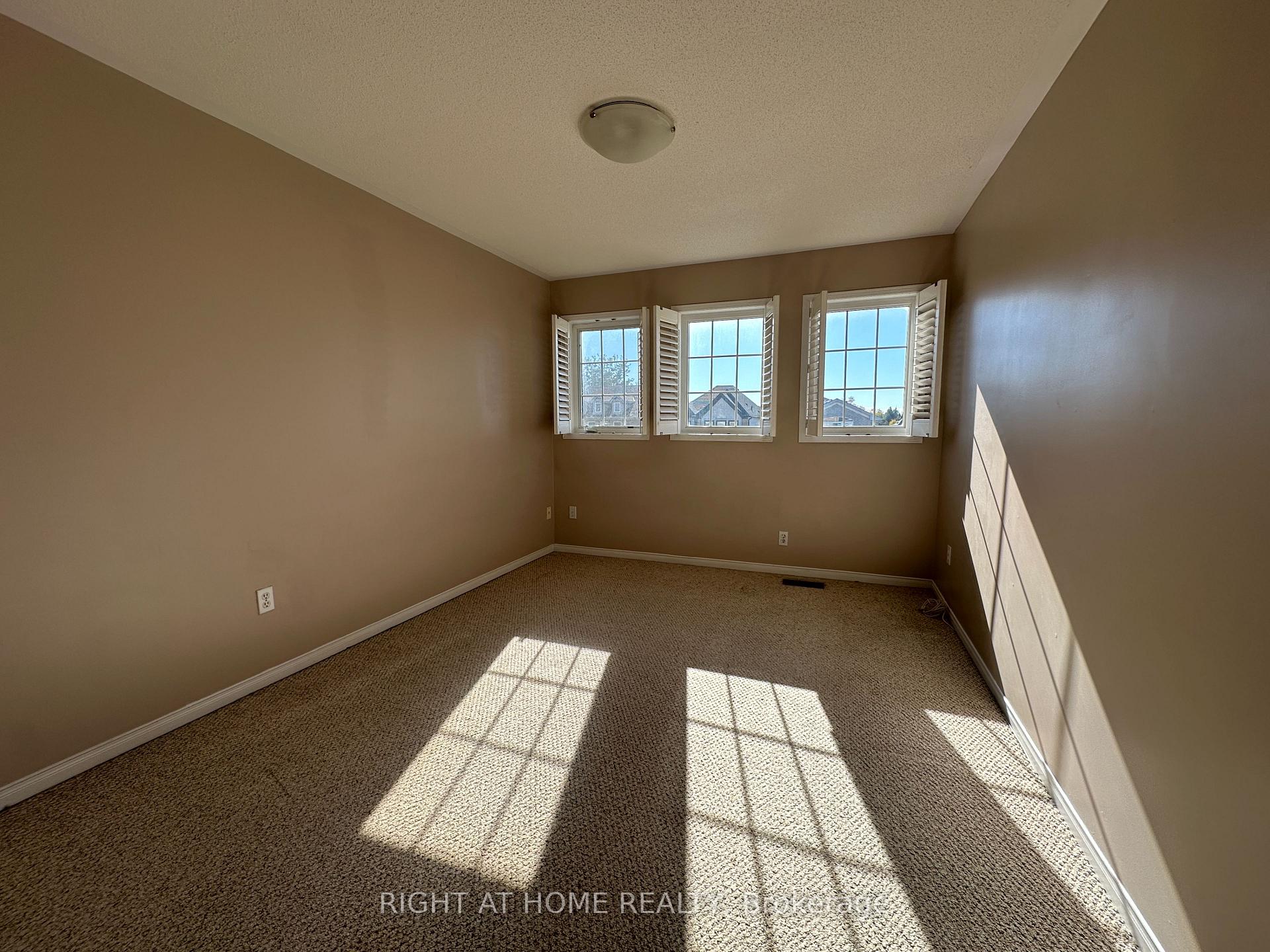 Photo 10 of 50 Blacksmith Lane, Whitby, Williamsburg — HOMEH