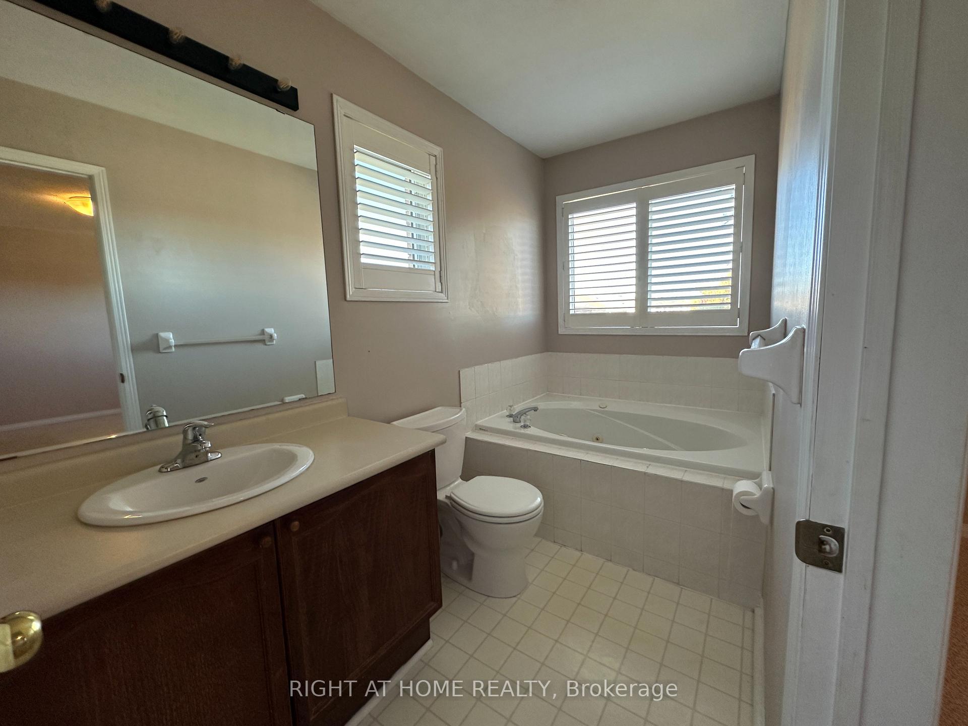 Photo 15 of 50 Blacksmith Lane, Whitby, Williamsburg — HOMEH
