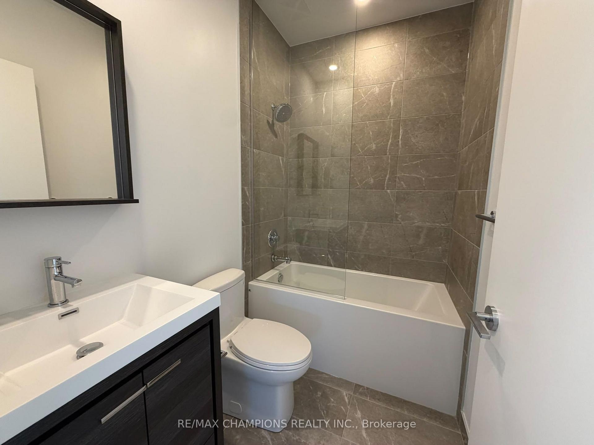 Photo 5 of 21 Meadowdale Road, Vaughan, Vaughan Corporate Centre — HOMEH