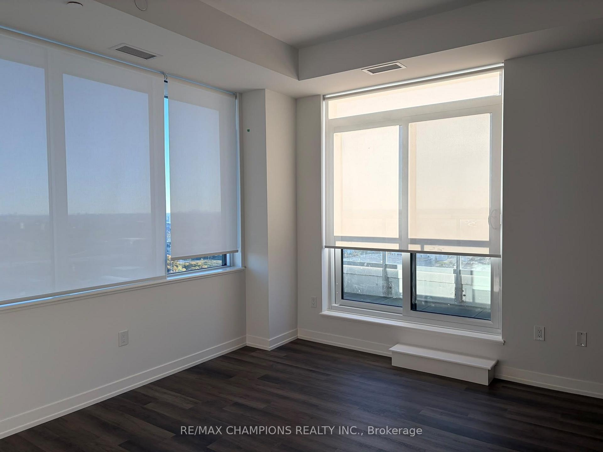 Photo 10 of 21 Meadowdale Road, Vaughan, Vaughan Corporate Centre — HOMEH