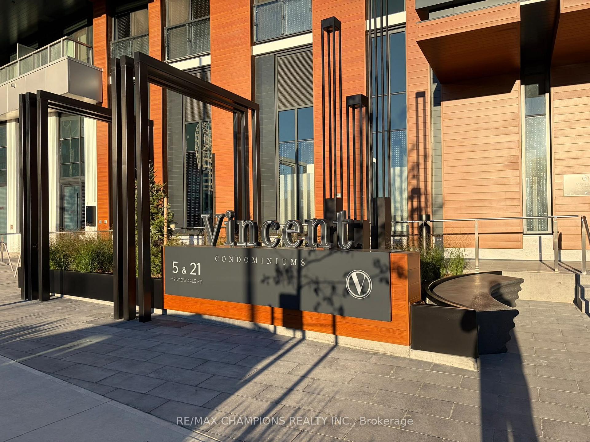 Photo 12 of 21 Meadowdale Road, Vaughan, Vaughan Corporate Centre — HOMEH