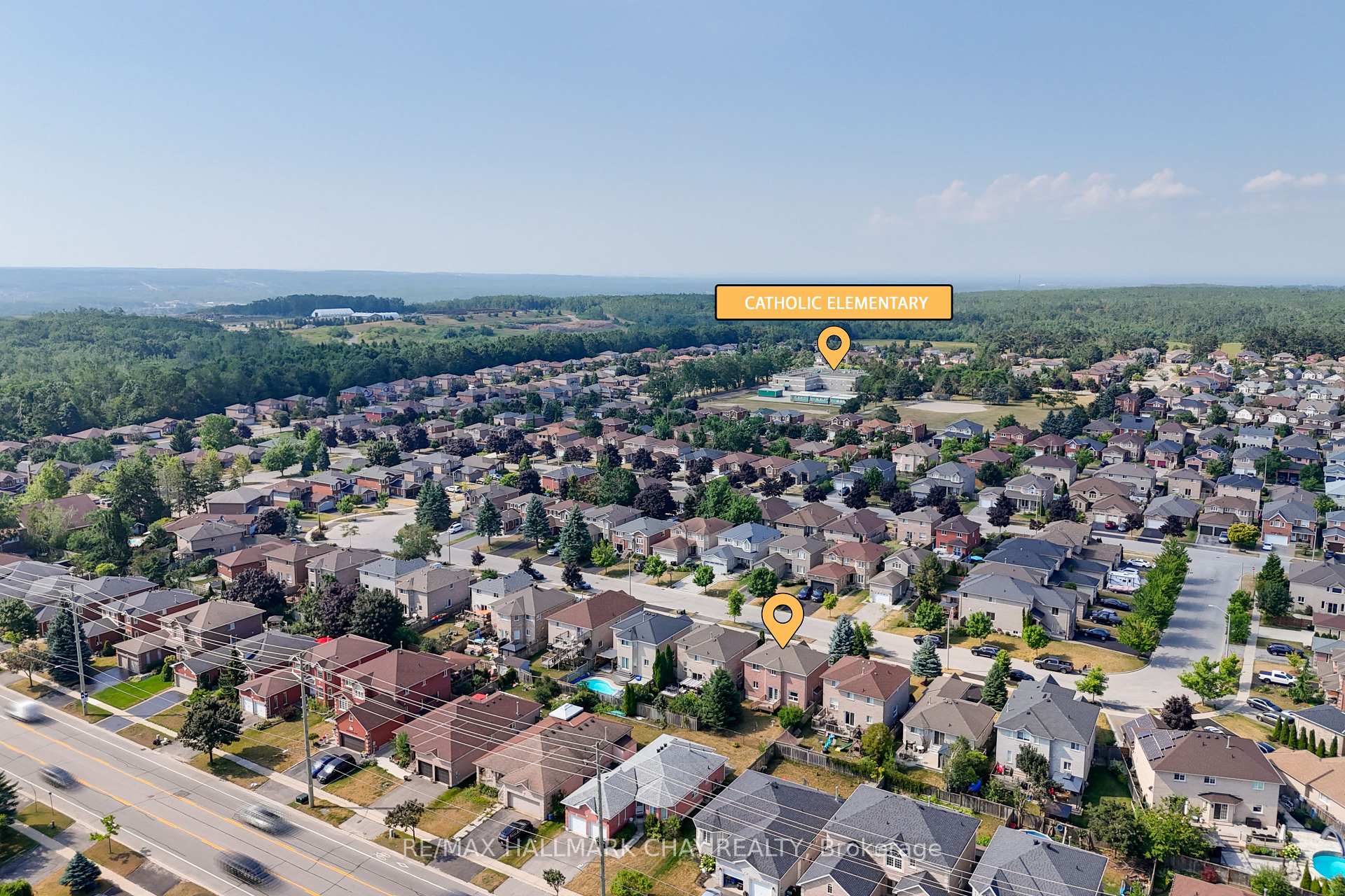 Photo 2 of 39 Lang Drive, Barrie, Northwest — HOMEH