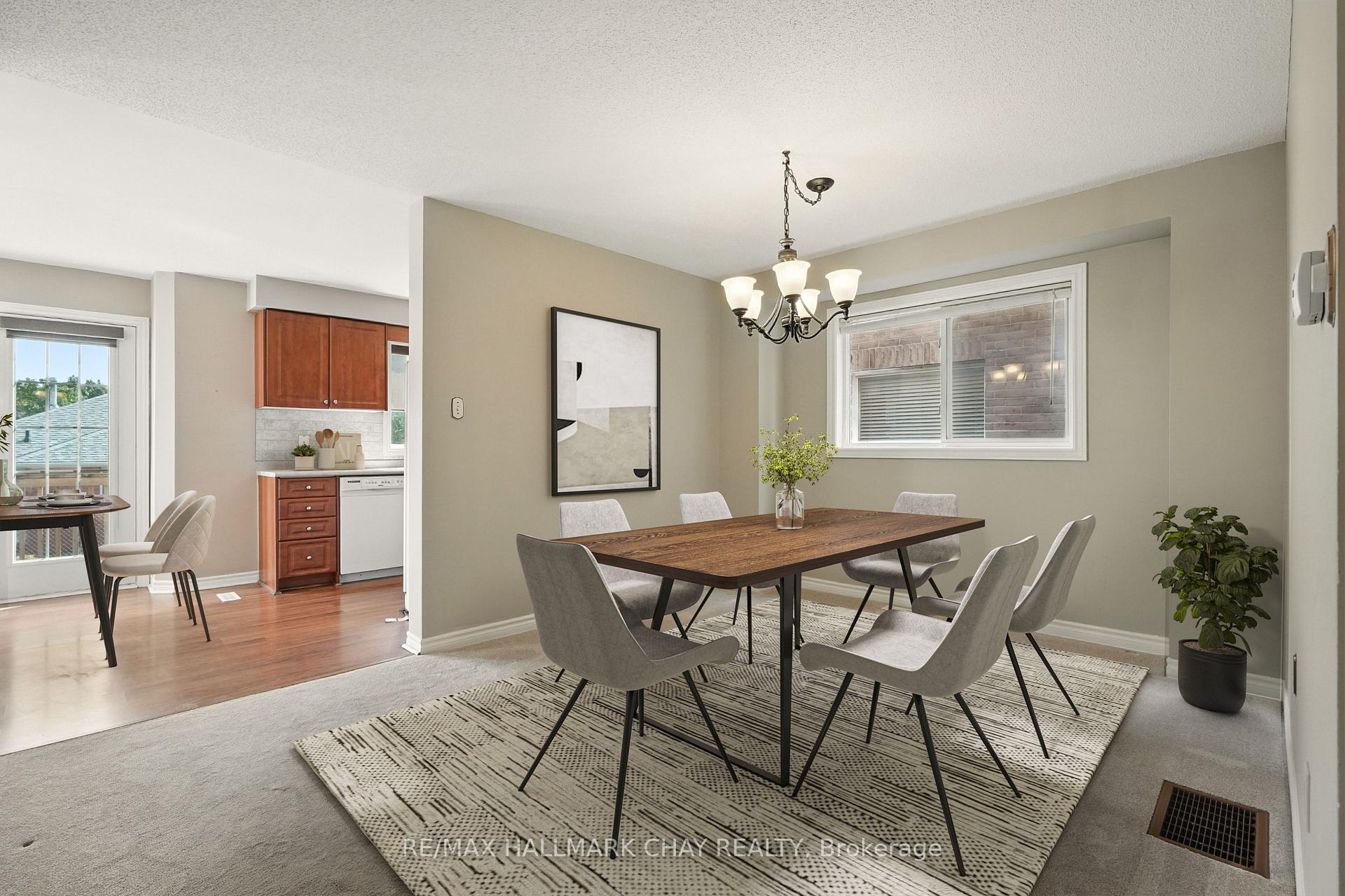 Photo 9 of 39 Lang Drive, Barrie, Northwest — HOMEH