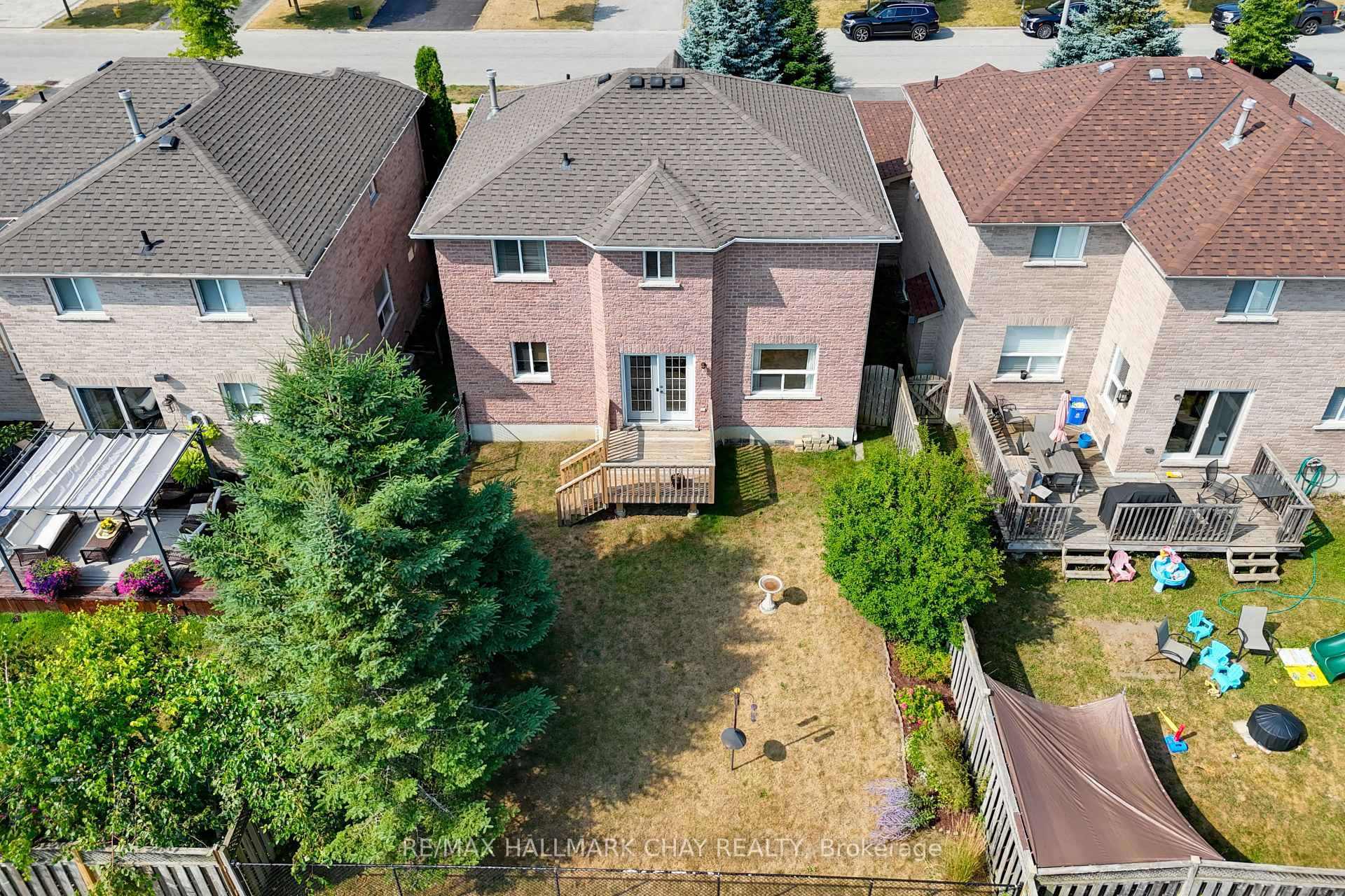 Photo 25 of 39 Lang Drive, Barrie, Northwest — HOMEH