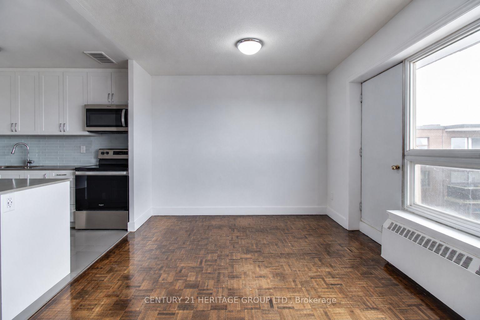 Photo 5 of Unit 510, 10 Garfella Drive, Etobicoke, Mount Olive-Silverstone-Jamestown — HOMEH
