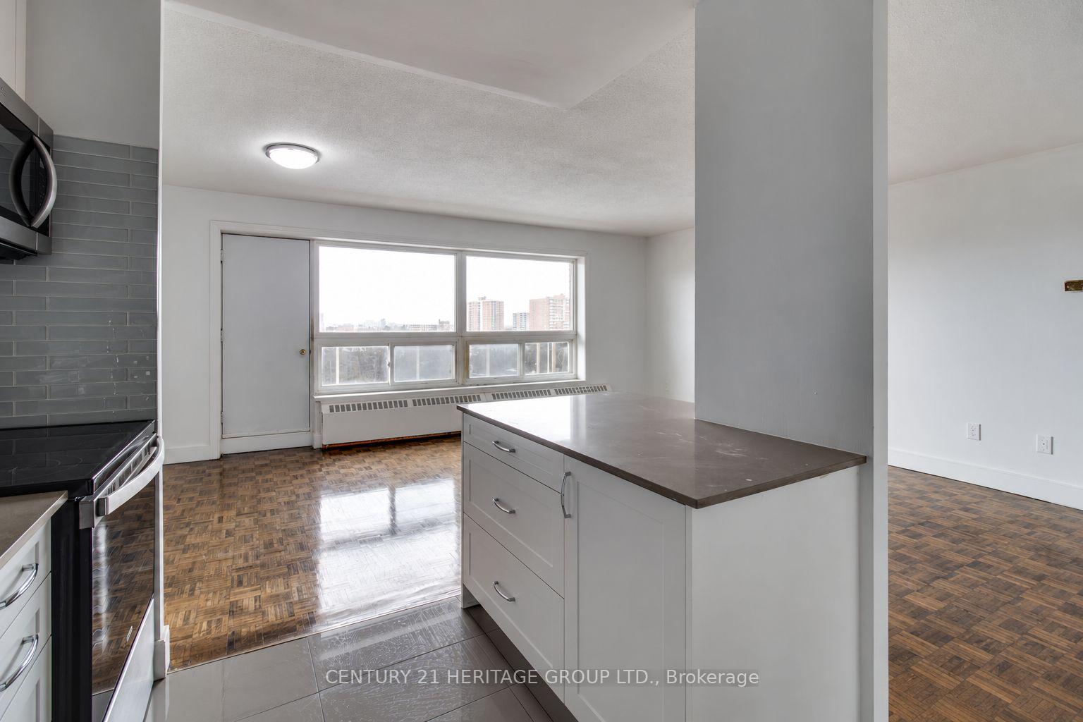 Photo 6 of Unit 510, 10 Garfella Drive, Etobicoke, Mount Olive-Silverstone-Jamestown — HOMEH