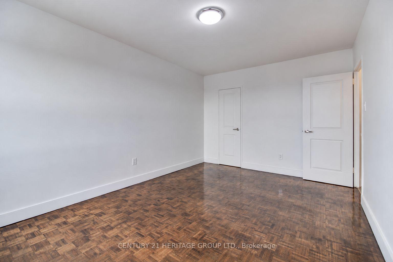 Photo 10 of Unit 510, 10 Garfella Drive, Etobicoke, Mount Olive-Silverstone-Jamestown — HOMEH