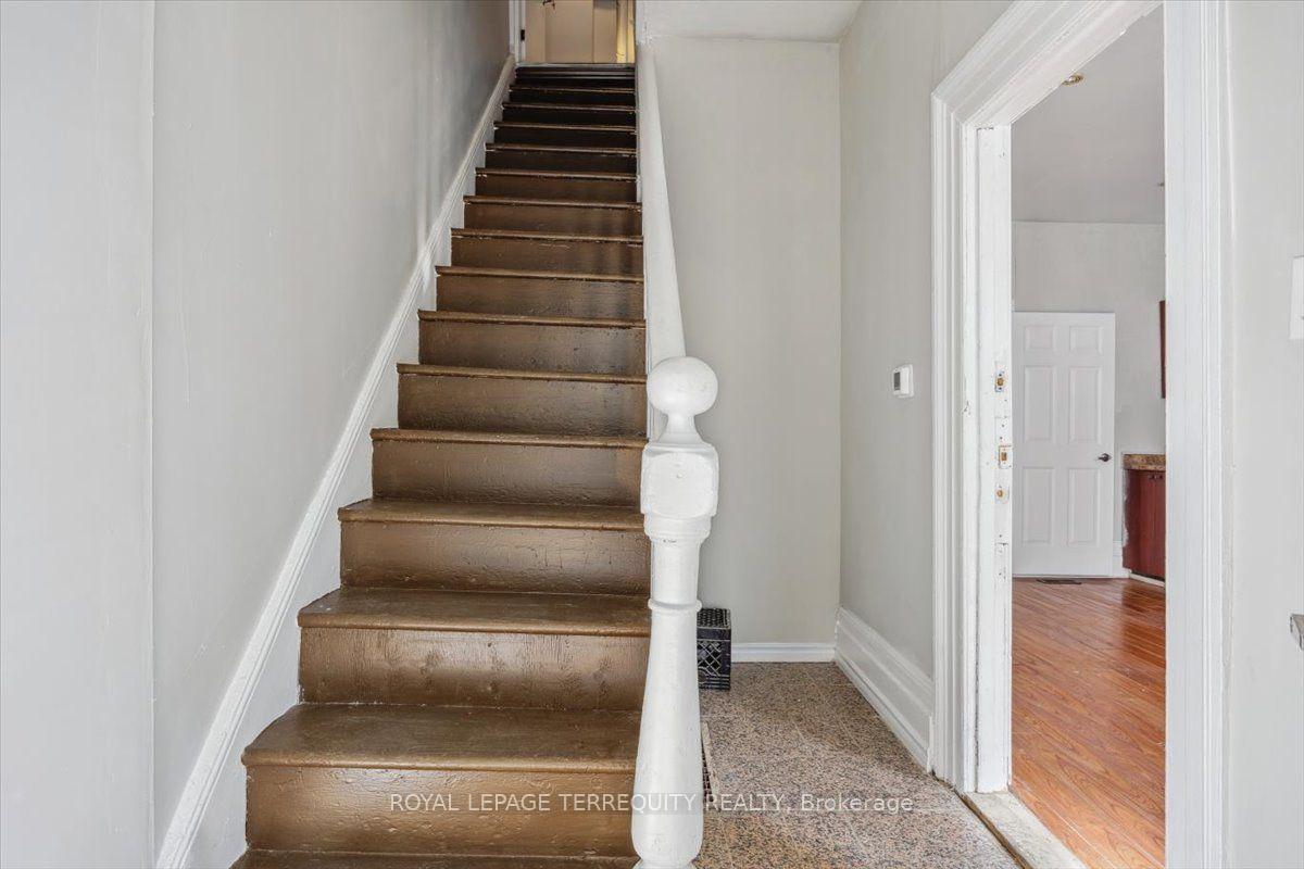 Photo 7 of Unit Flat #1, 164 Main Street, Brampton, Brampton North — HOMEH