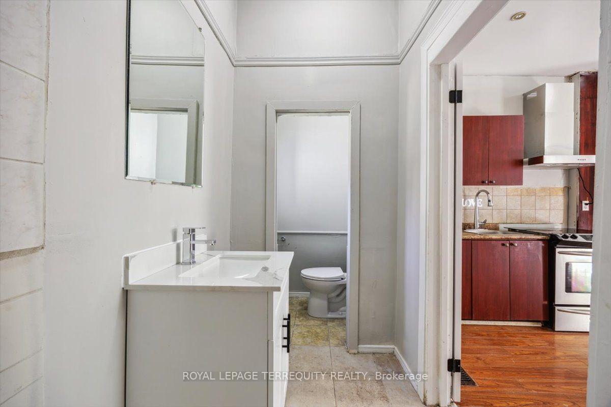Photo 14 of Unit Flat #1, 164 Main Street, Brampton, Brampton North — HOMEH