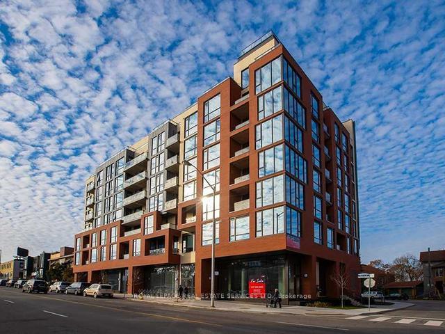 Front of Unit 801, 2118 Bloor Street W