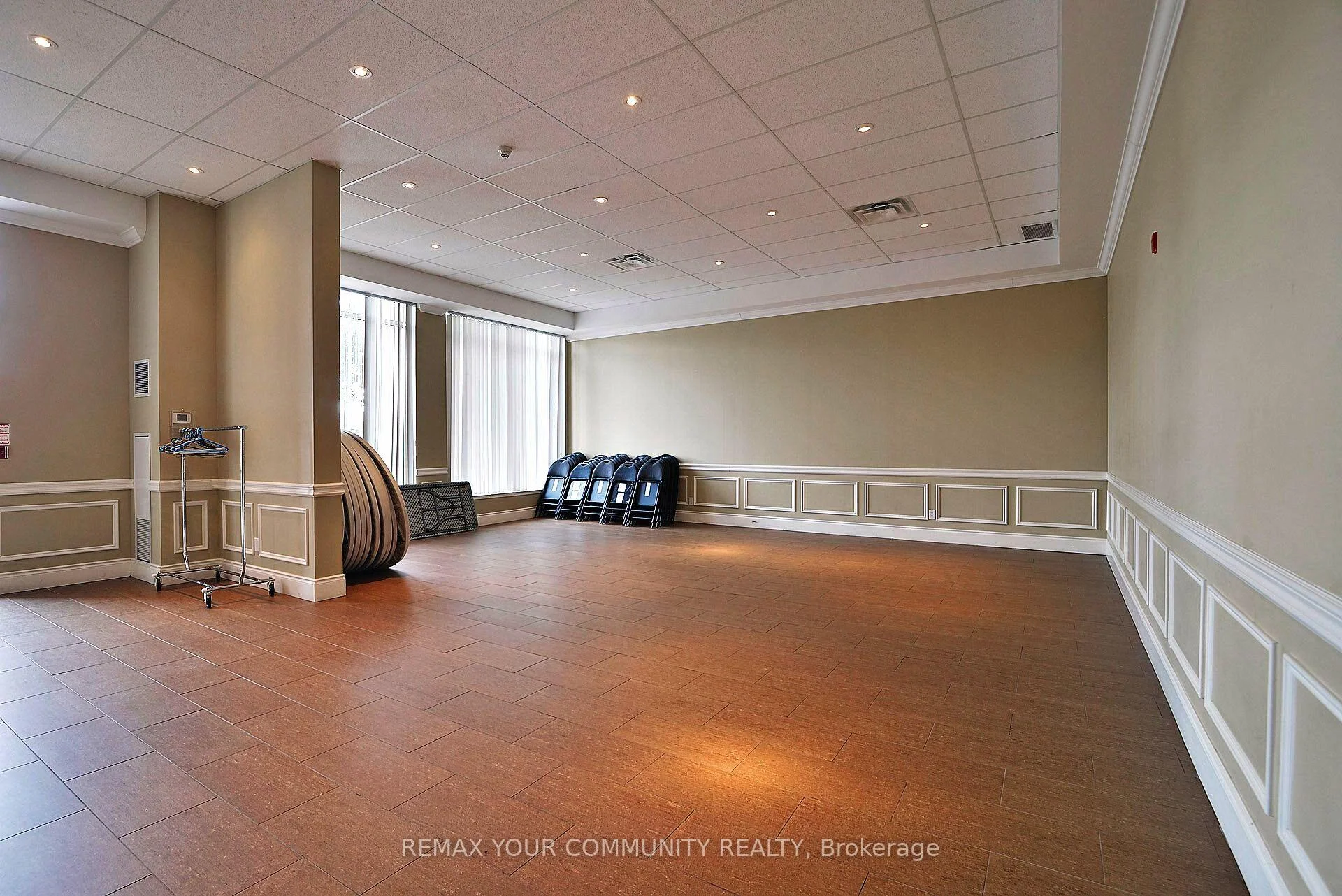 Photo 54 of Unit 224, 10211 Keele Street, Vaughan, Maple — HOMEH