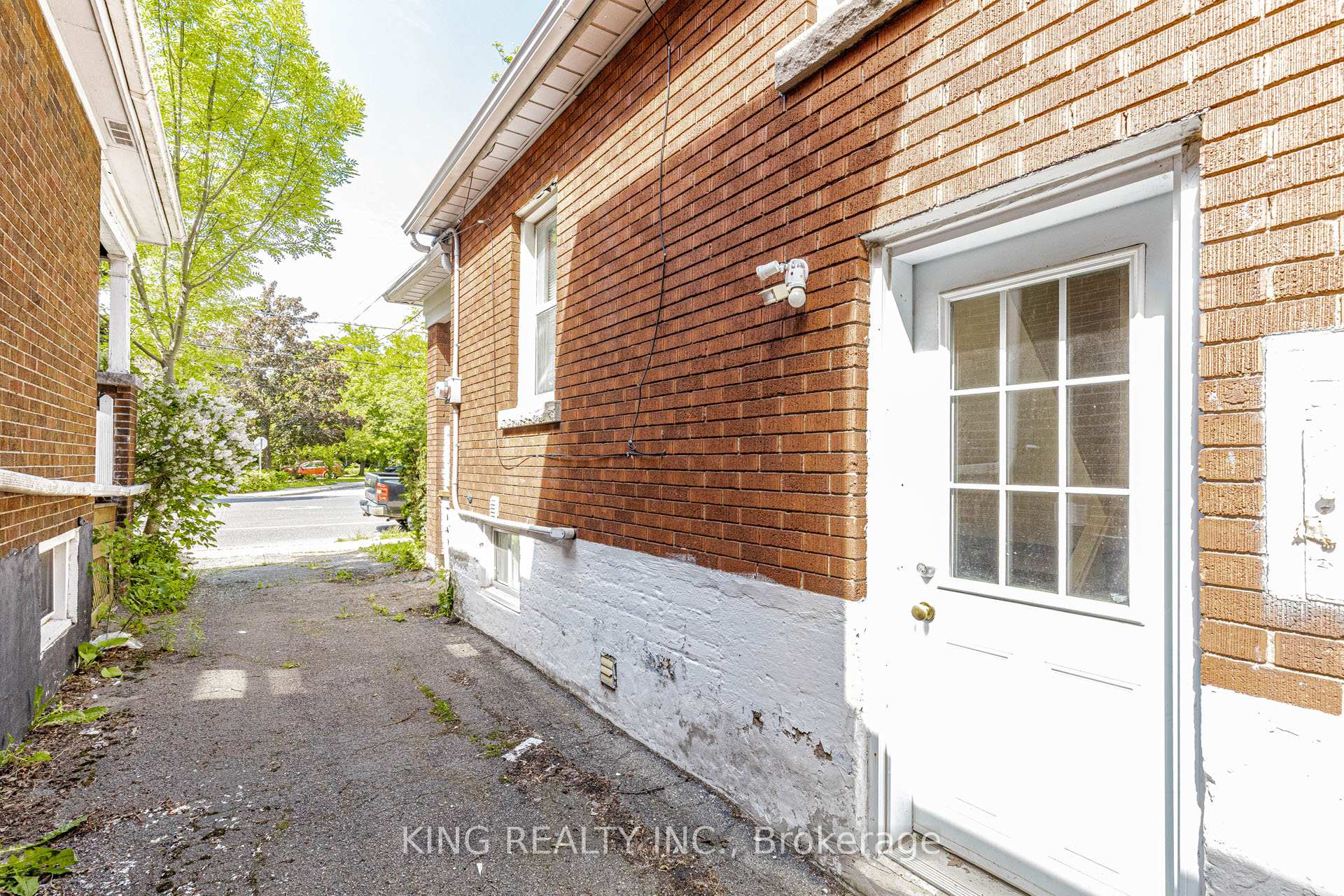 Photo 8 of 1177 King Street W, Hamilton, Westdale — HOMEH