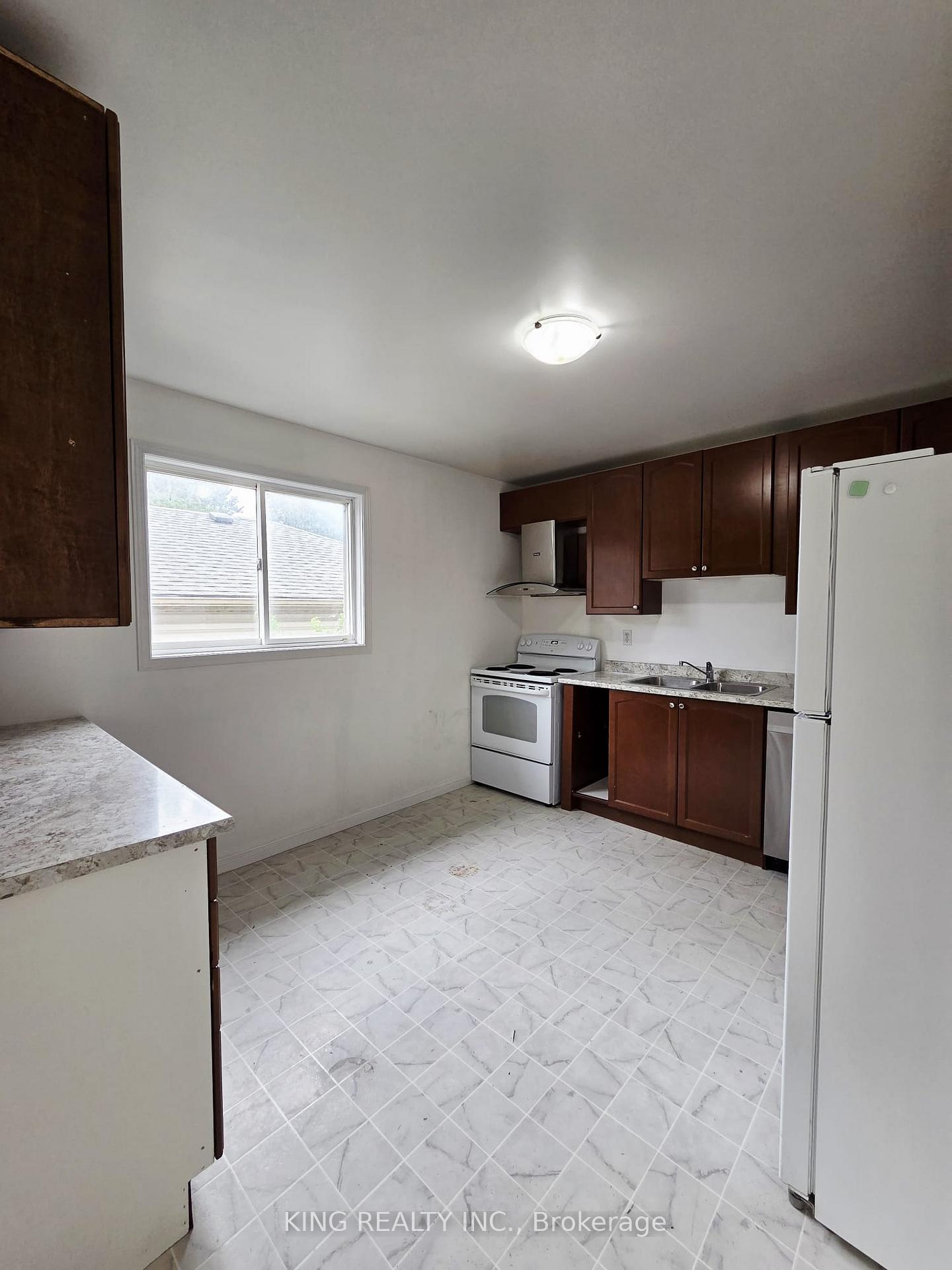 Photo 4 of 322 Fleming Drive, London, East D — HOMEH