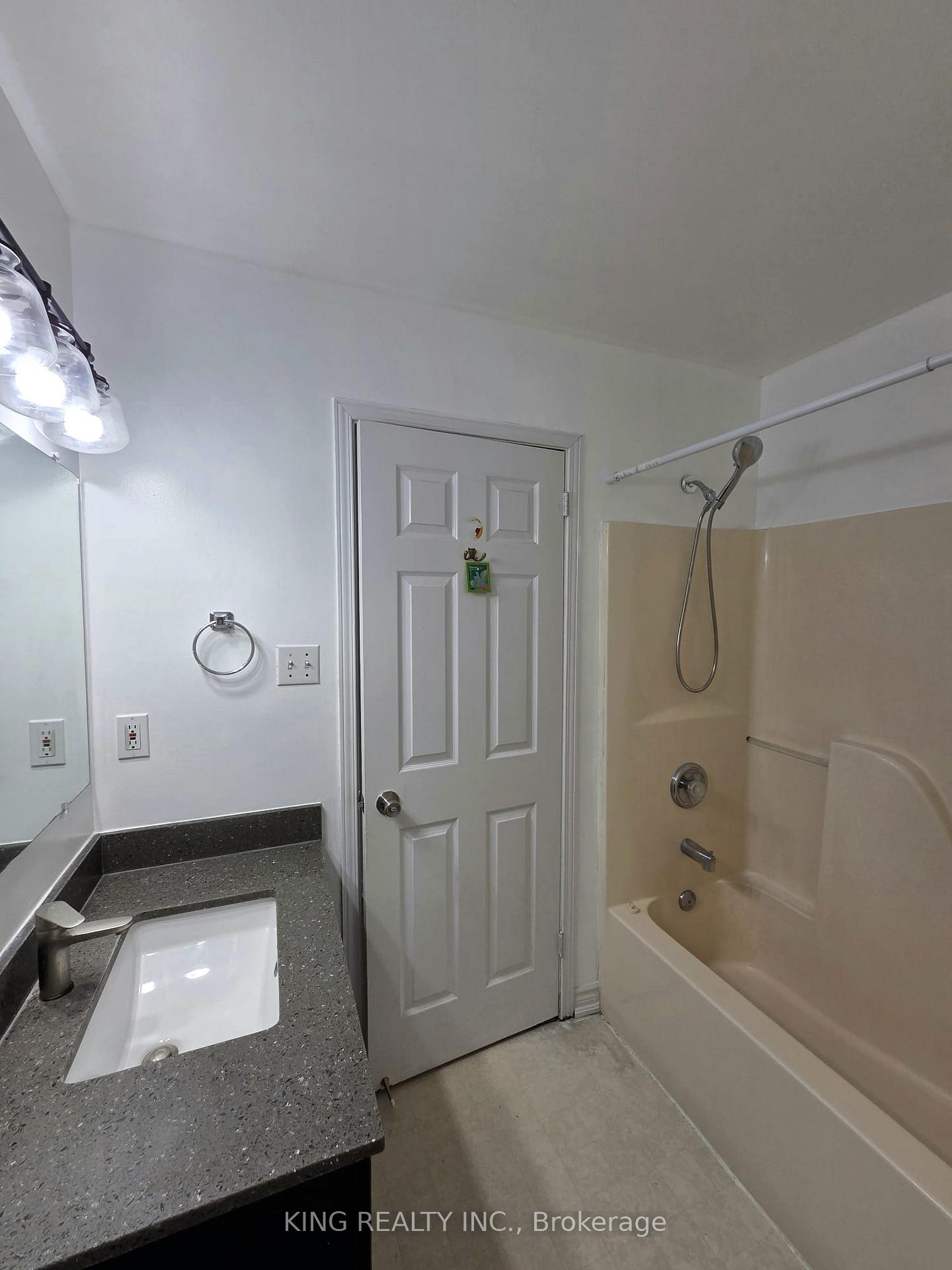 Photo 6 of 322 Fleming Drive, London, East D — HOMEH