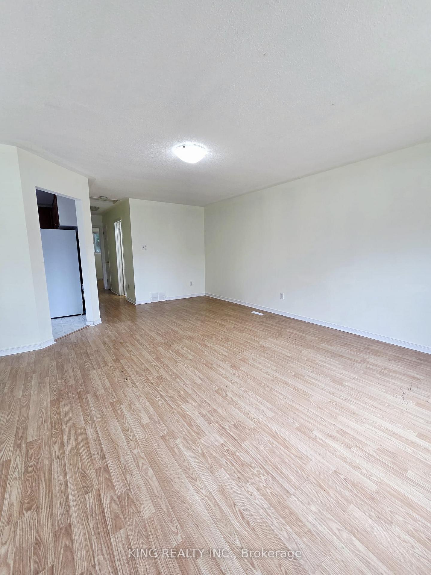Photo 8 of 322 Fleming Drive, London, East D — HOMEH