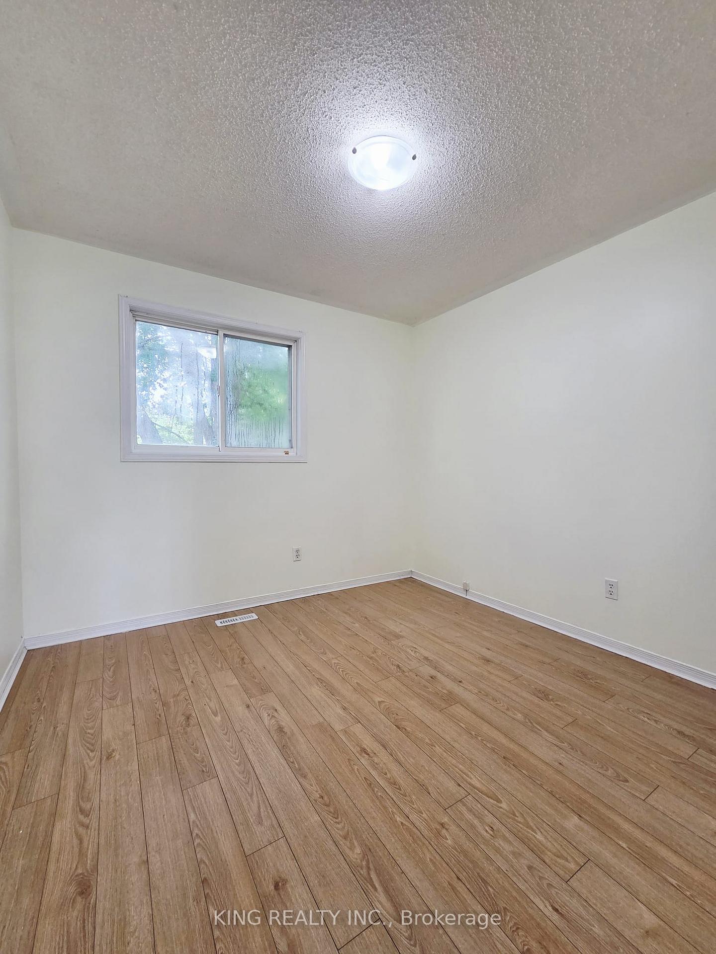 Photo 10 of 322 Fleming Drive, London, East D — HOMEH