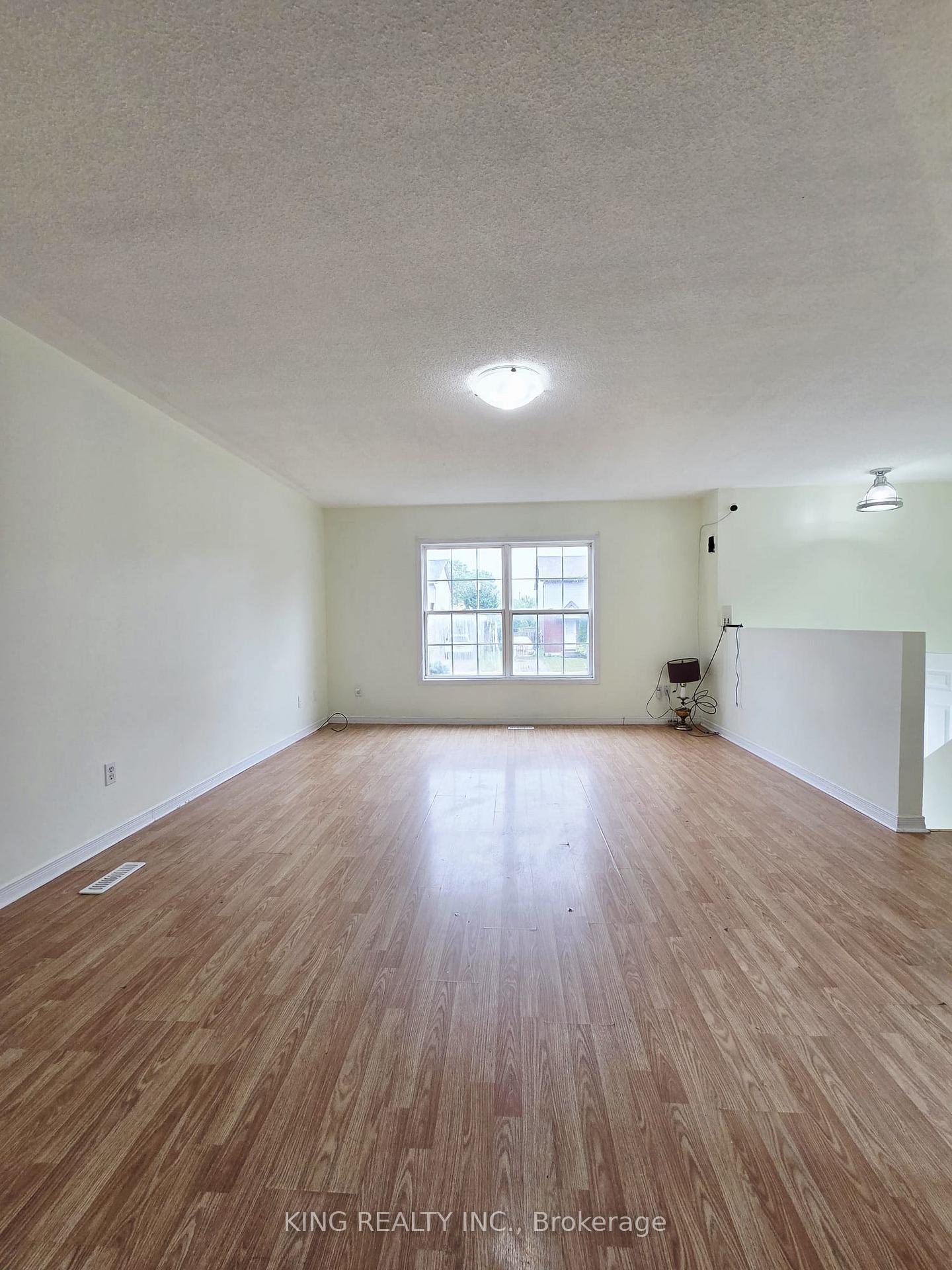Photo 13 of 322 Fleming Drive, London, East D — HOMEH