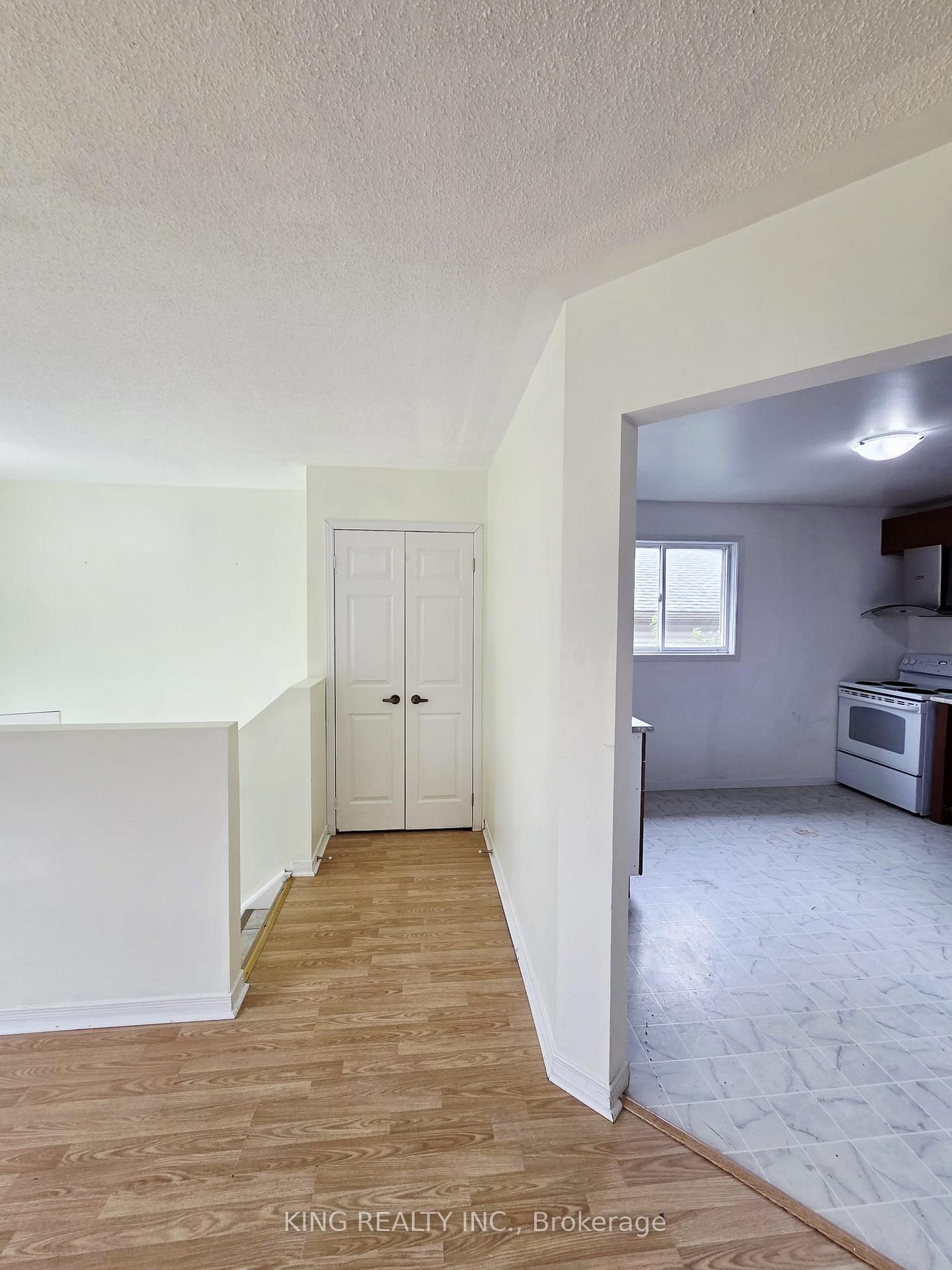 Photo 15 of 322 Fleming Drive, London, East D — HOMEH