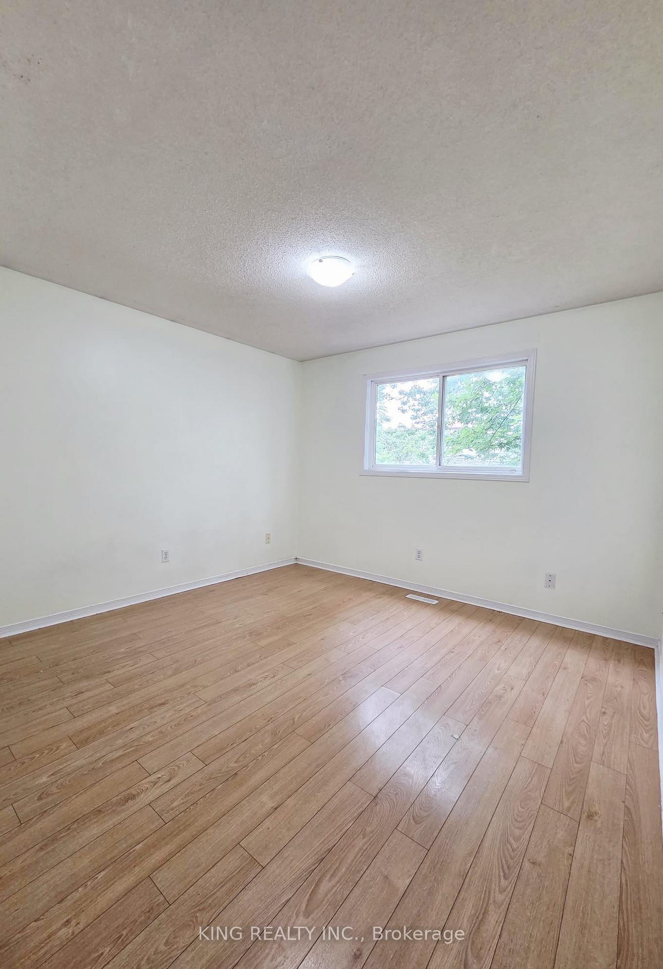 Photo 16 of 322 Fleming Drive, London, East D — HOMEH