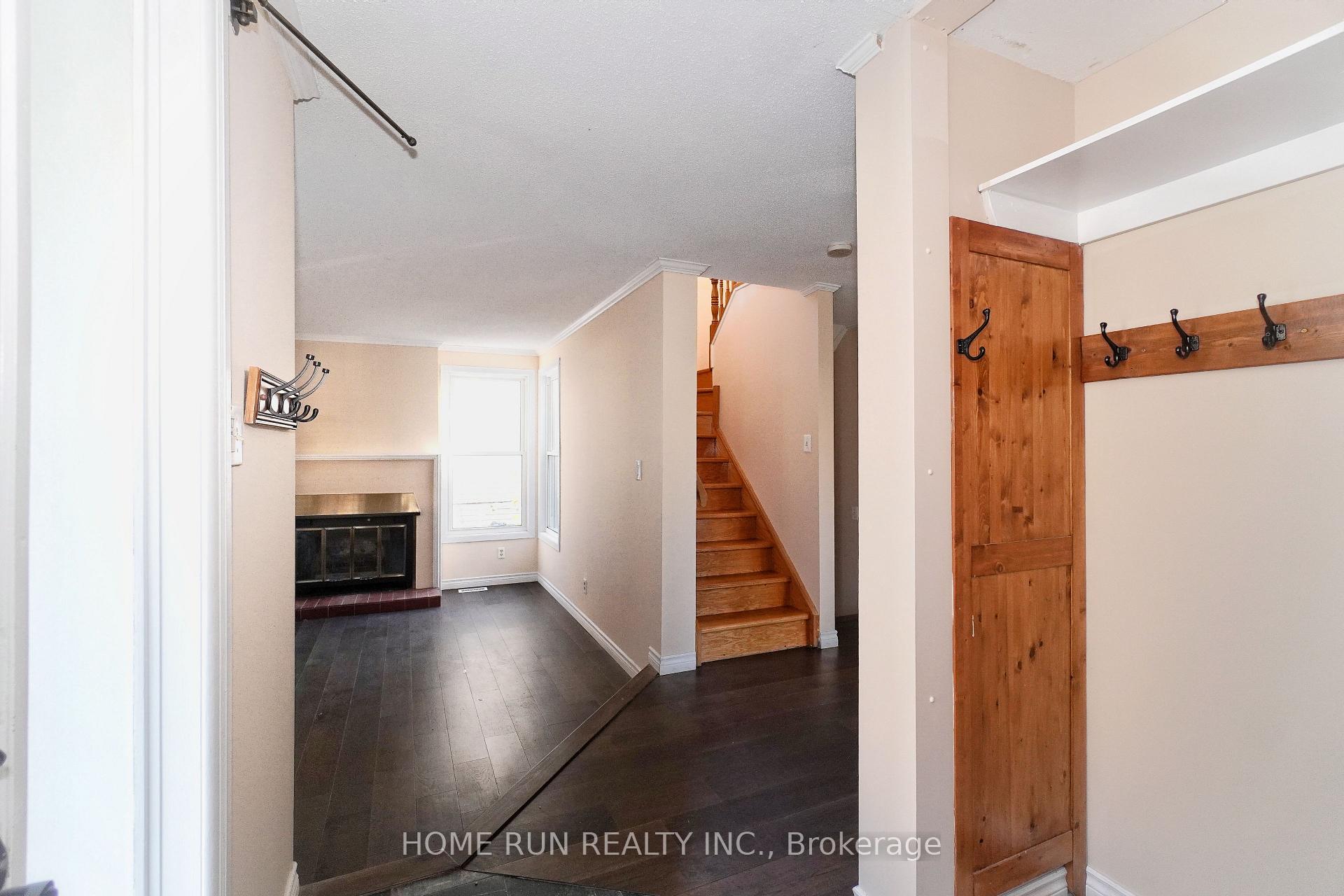 Photo 2 of 1484 Forest Valley Drive, Ottawa, Chapel Hill — HOMEH