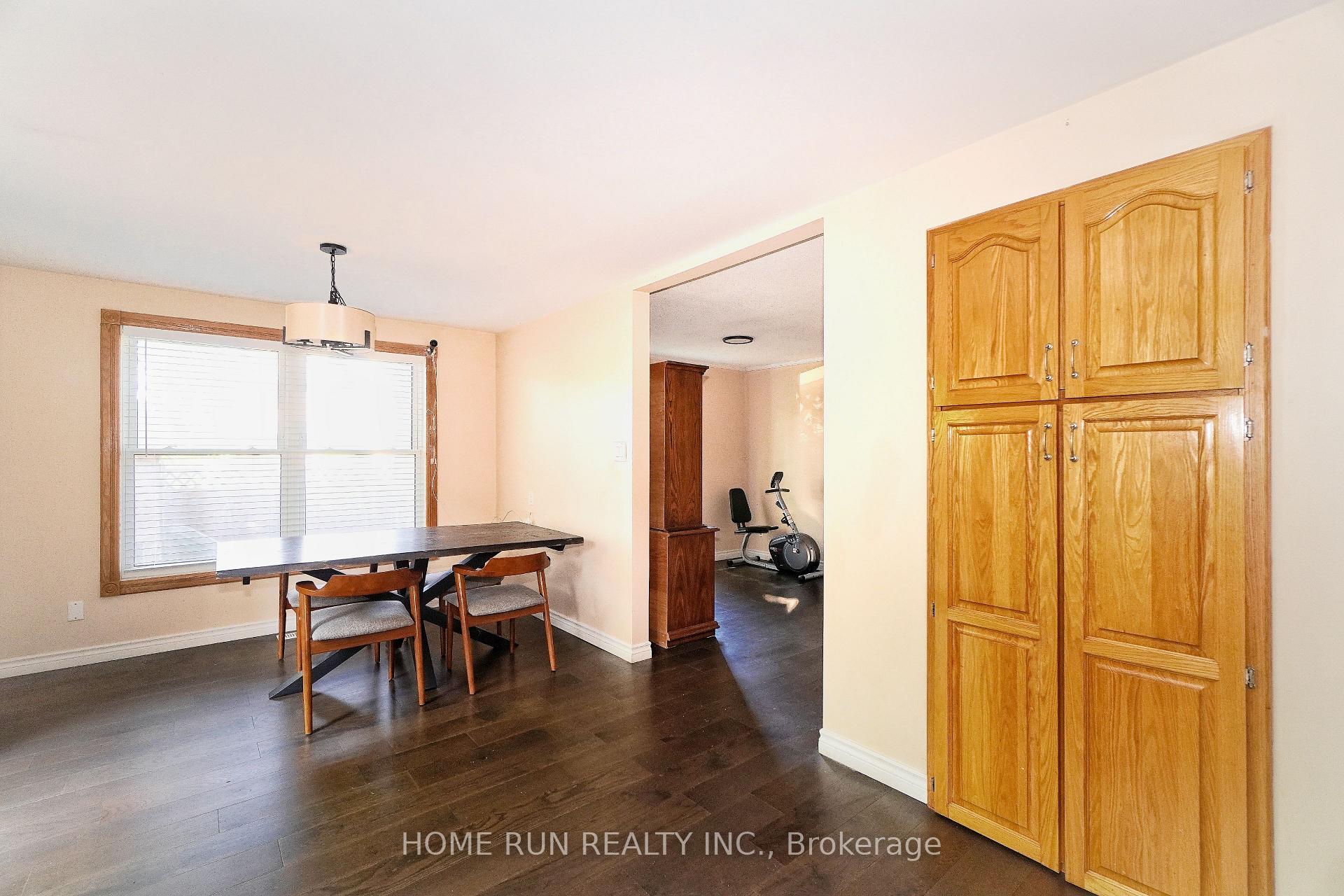 Photo 14 of 1484 Forest Valley Drive, Ottawa, Chapel Hill — HOMEH