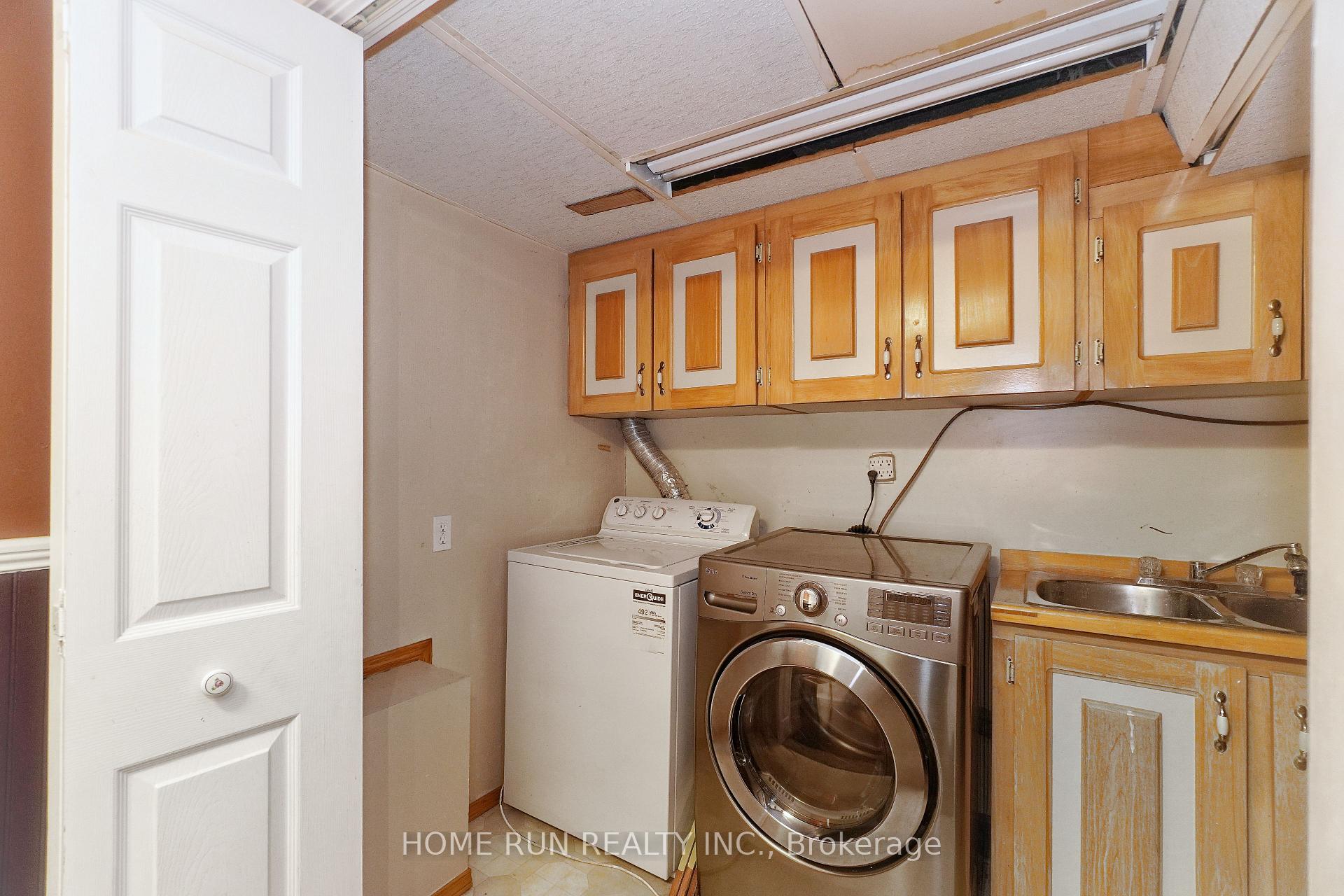 Photo 33 of 1484 Forest Valley Drive, Ottawa, Chapel Hill — HOMEH