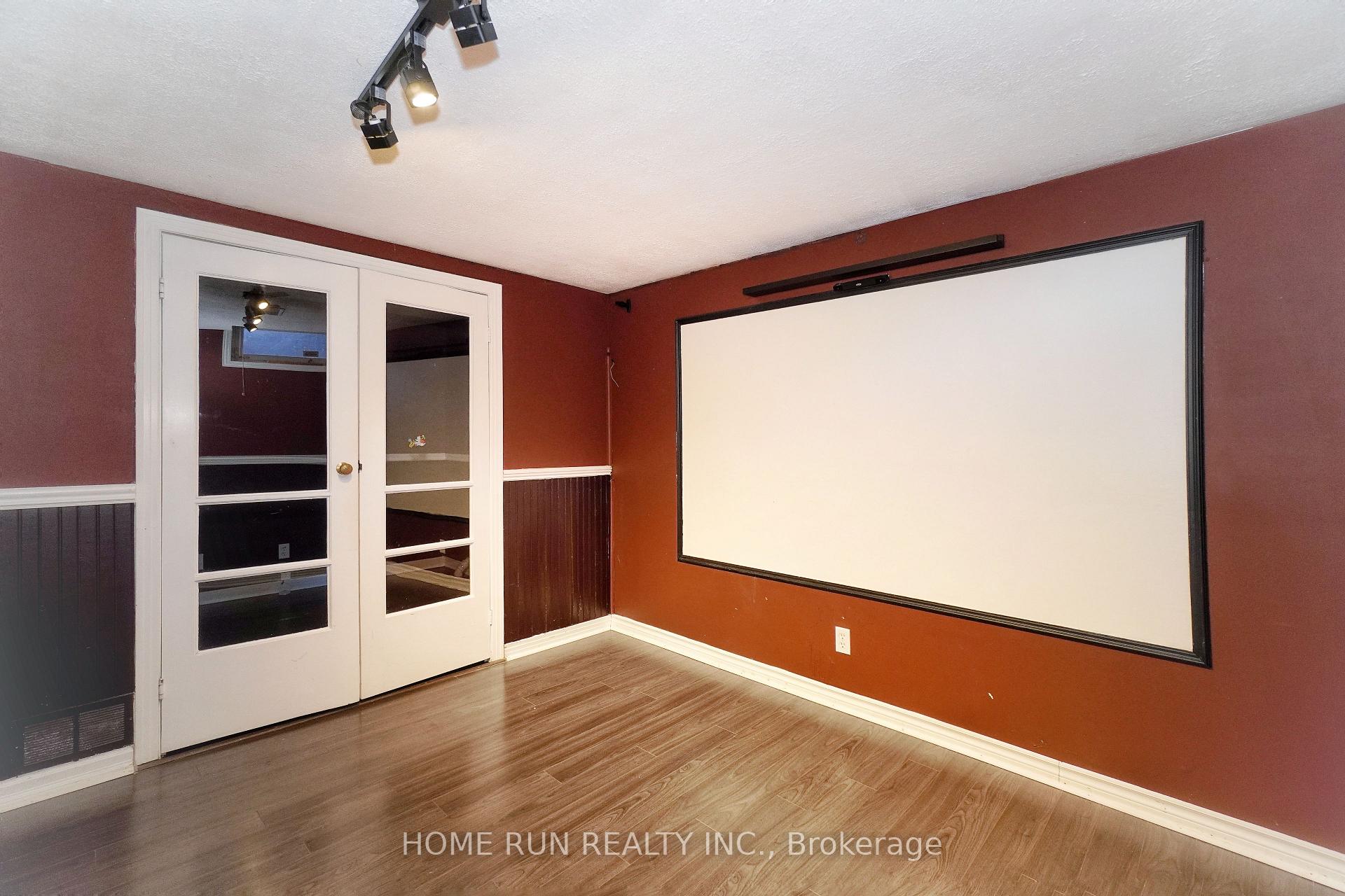 Photo 35 of 1484 Forest Valley Drive, Ottawa, Chapel Hill — HOMEH
