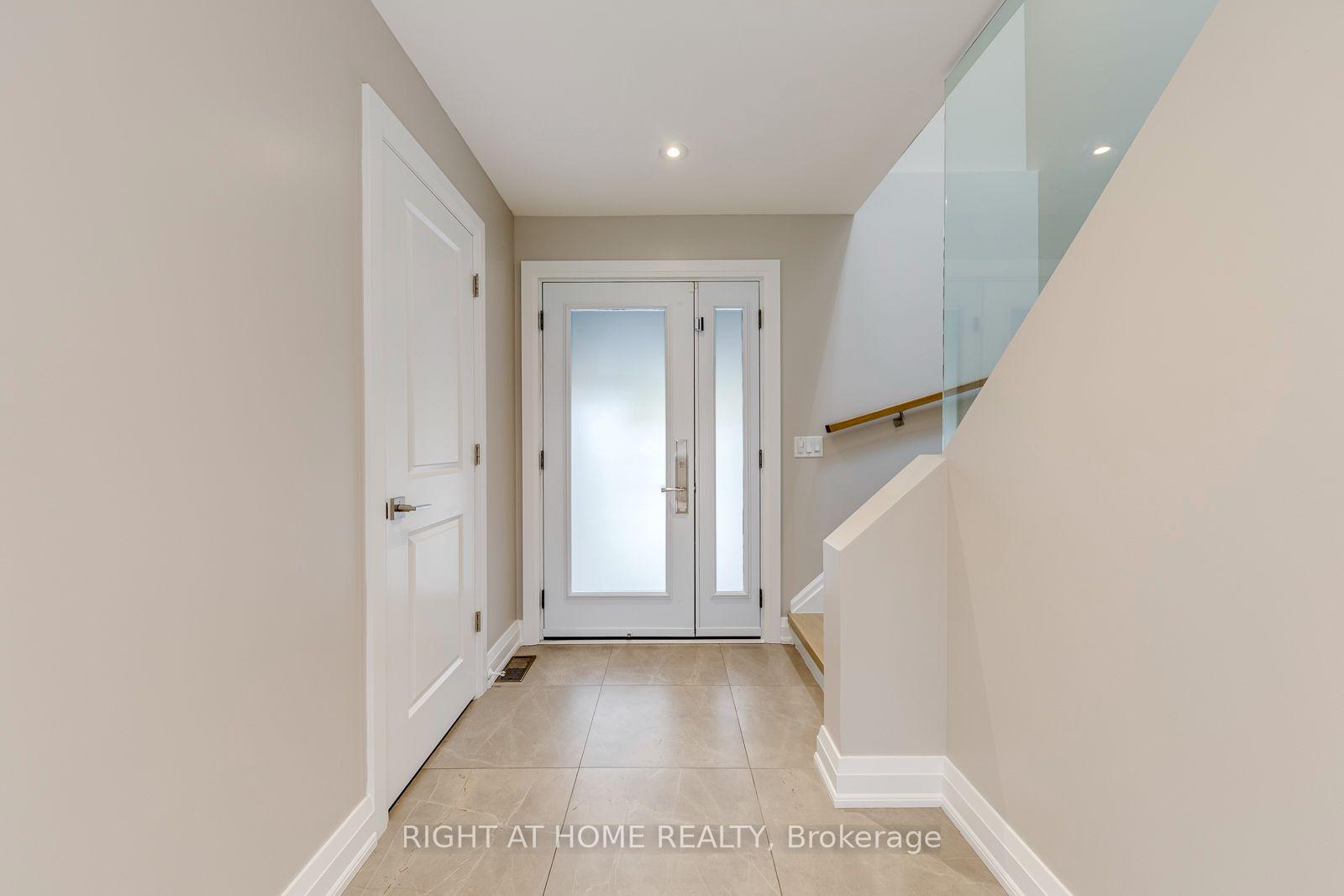 Photo 3 of 30 Penwick Crescent, Richmond Hill, North Richvale — HOMEH
