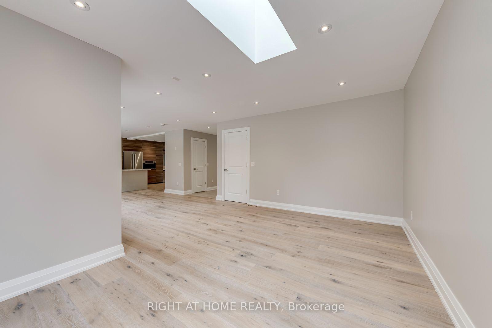 Photo 5 of 30 Penwick Crescent, Richmond Hill, North Richvale — HOMEH