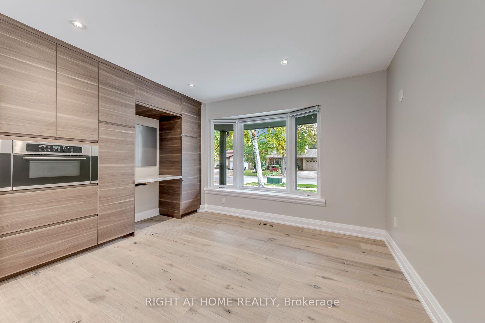 Photo 10 of 30 Penwick Crescent, Richmond Hill, North Richvale — HOMEH