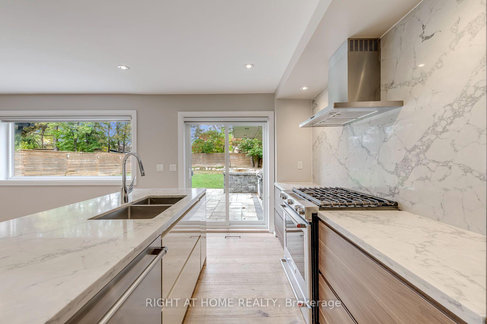 Photo 15 of 30 Penwick Crescent, Richmond Hill, North Richvale — HOMEH