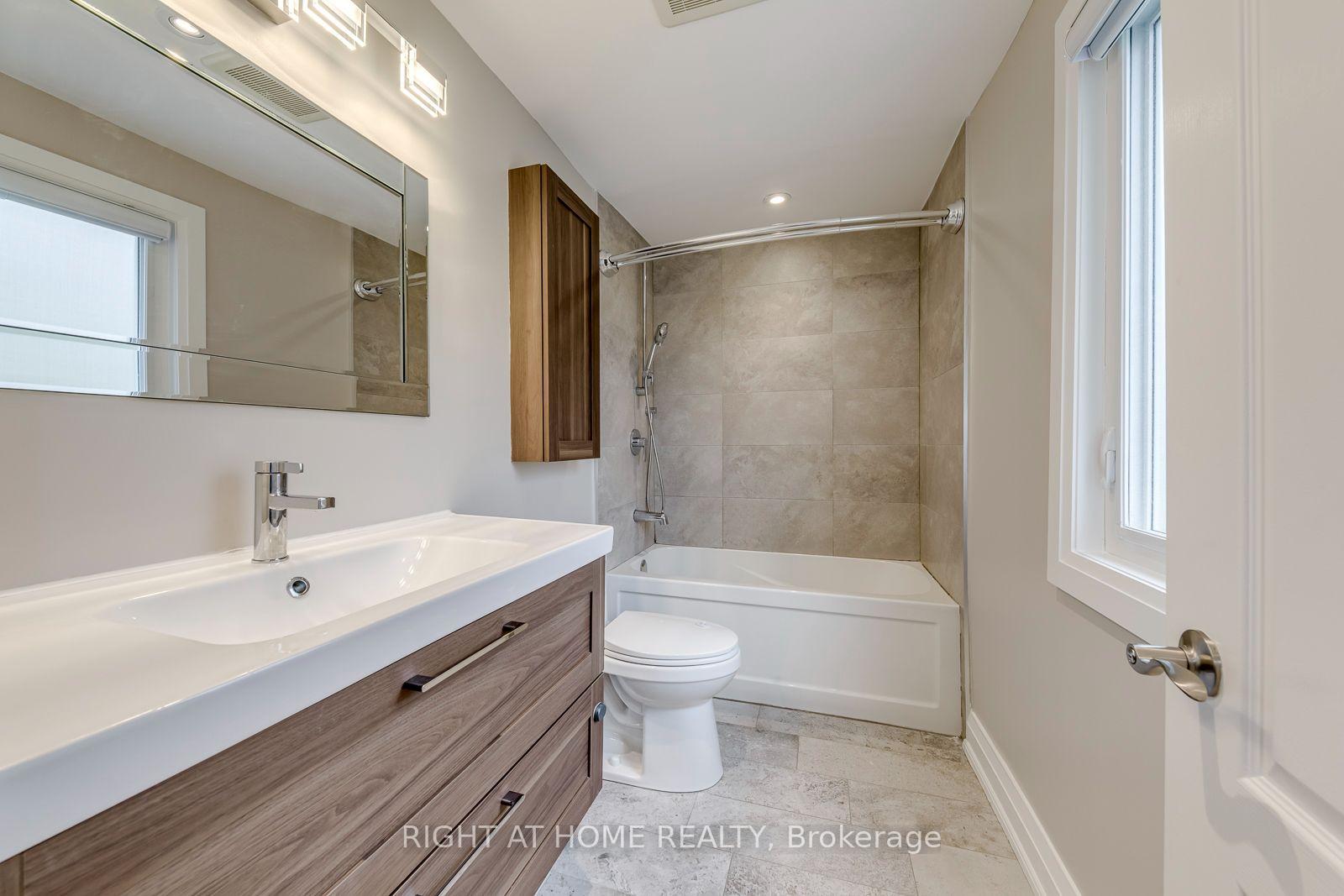 Photo 26 of 30 Penwick Crescent, Richmond Hill, North Richvale — HOMEH